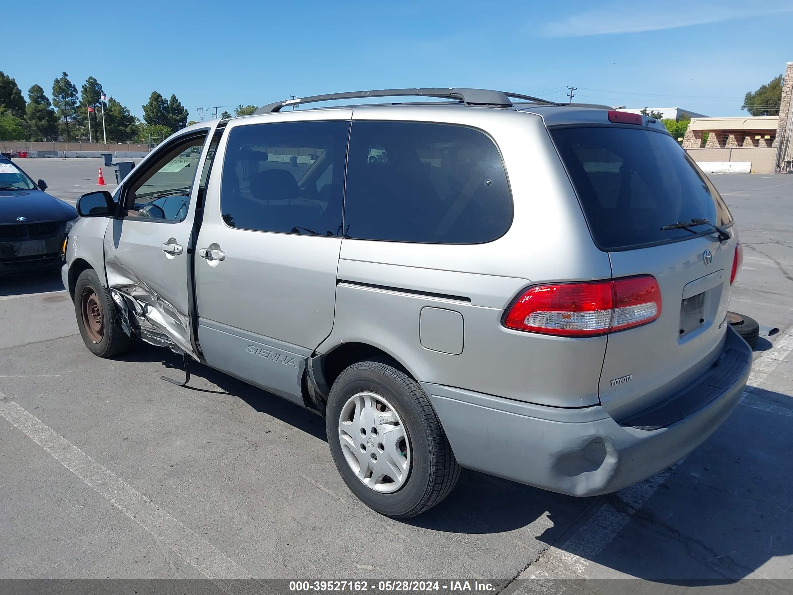 Photo 2 VIN: 4T3ZF13C91U380423 - TOYOTA SIENNA 