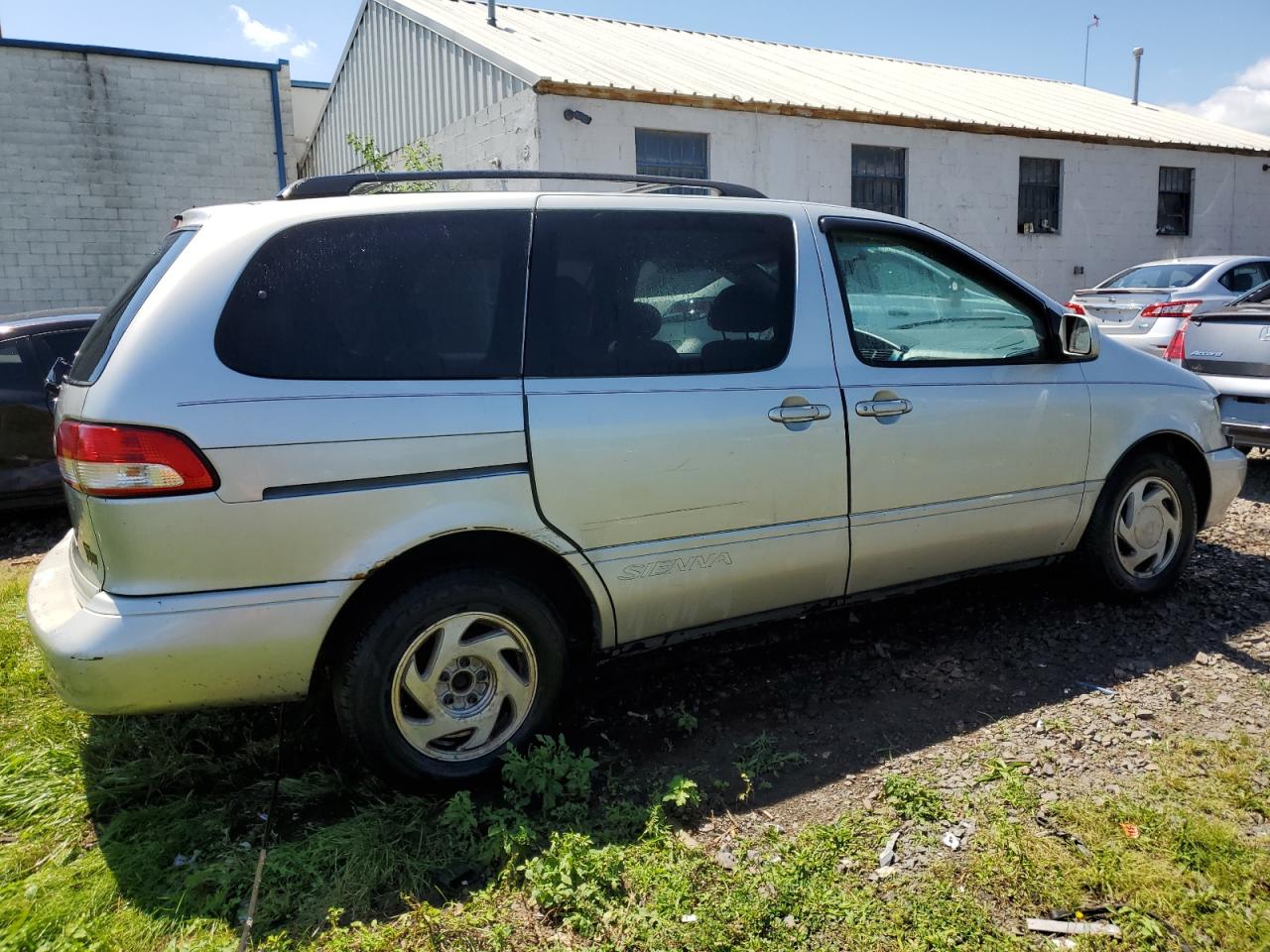 Photo 2 VIN: 4T3ZF13C92U476926 - TOYOTA SIENNA 