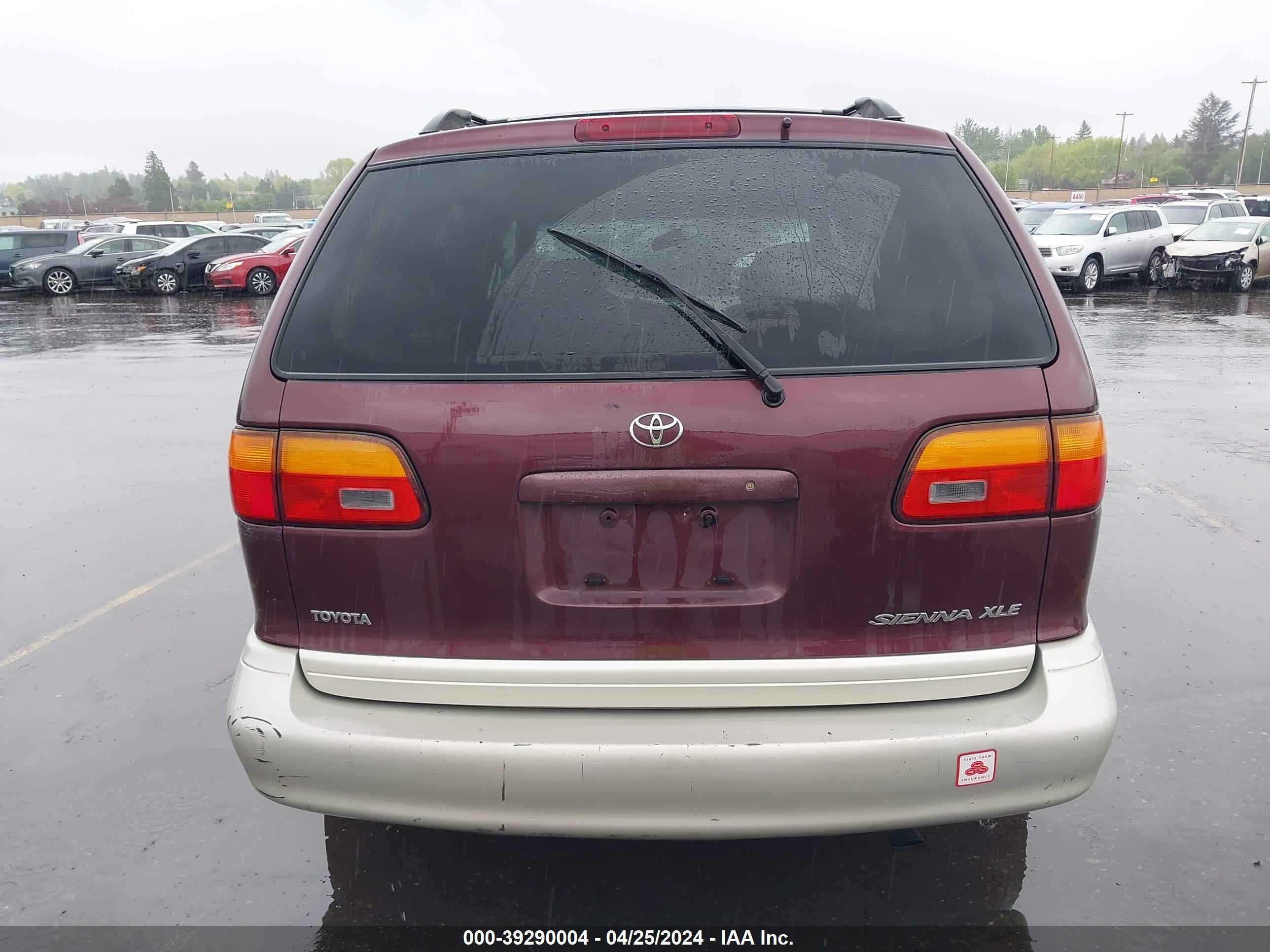 Photo 15 VIN: 4T3ZF13C9WU085166 - TOYOTA SIENNA 