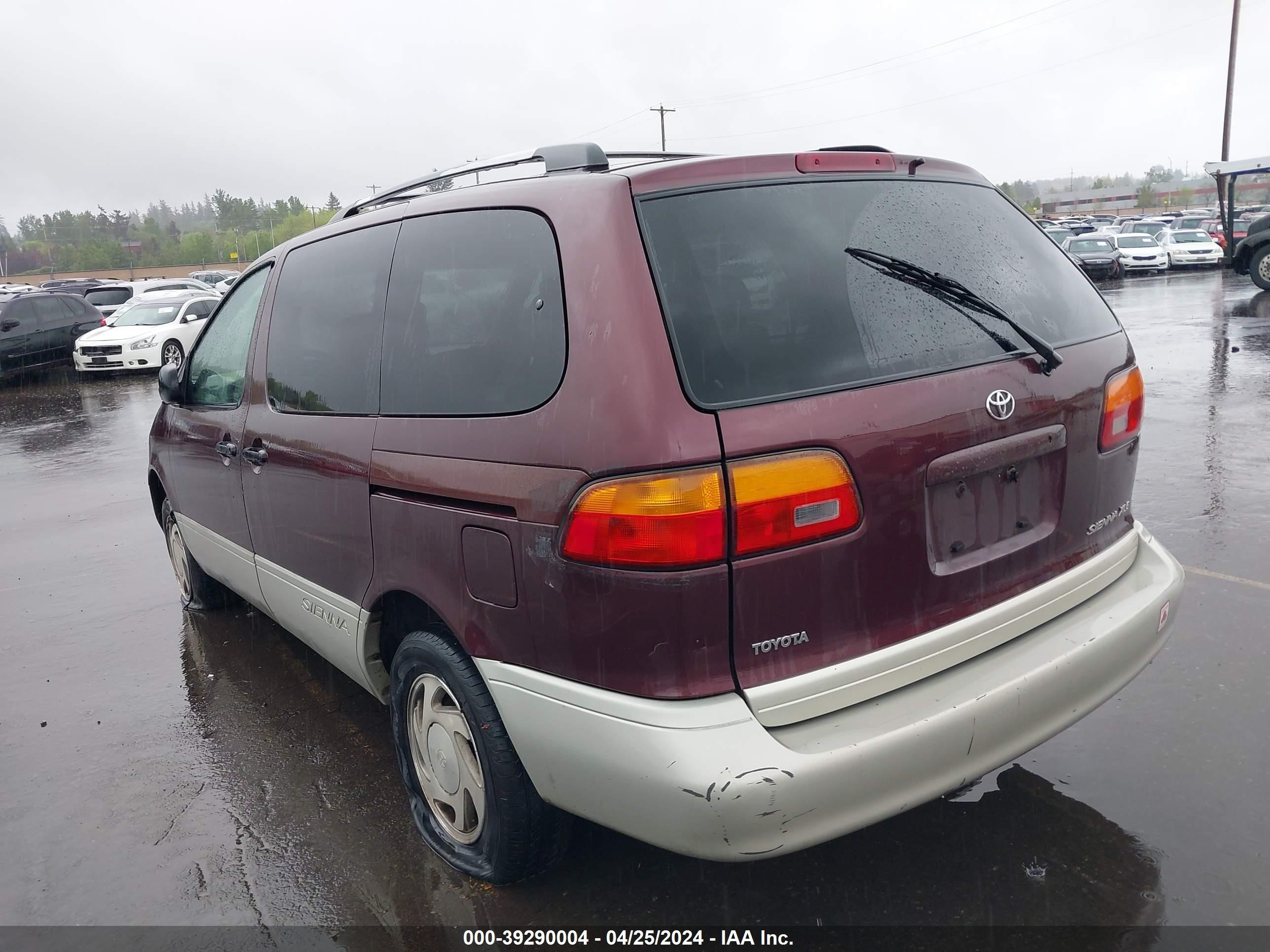 Photo 2 VIN: 4T3ZF13C9WU085166 - TOYOTA SIENNA 