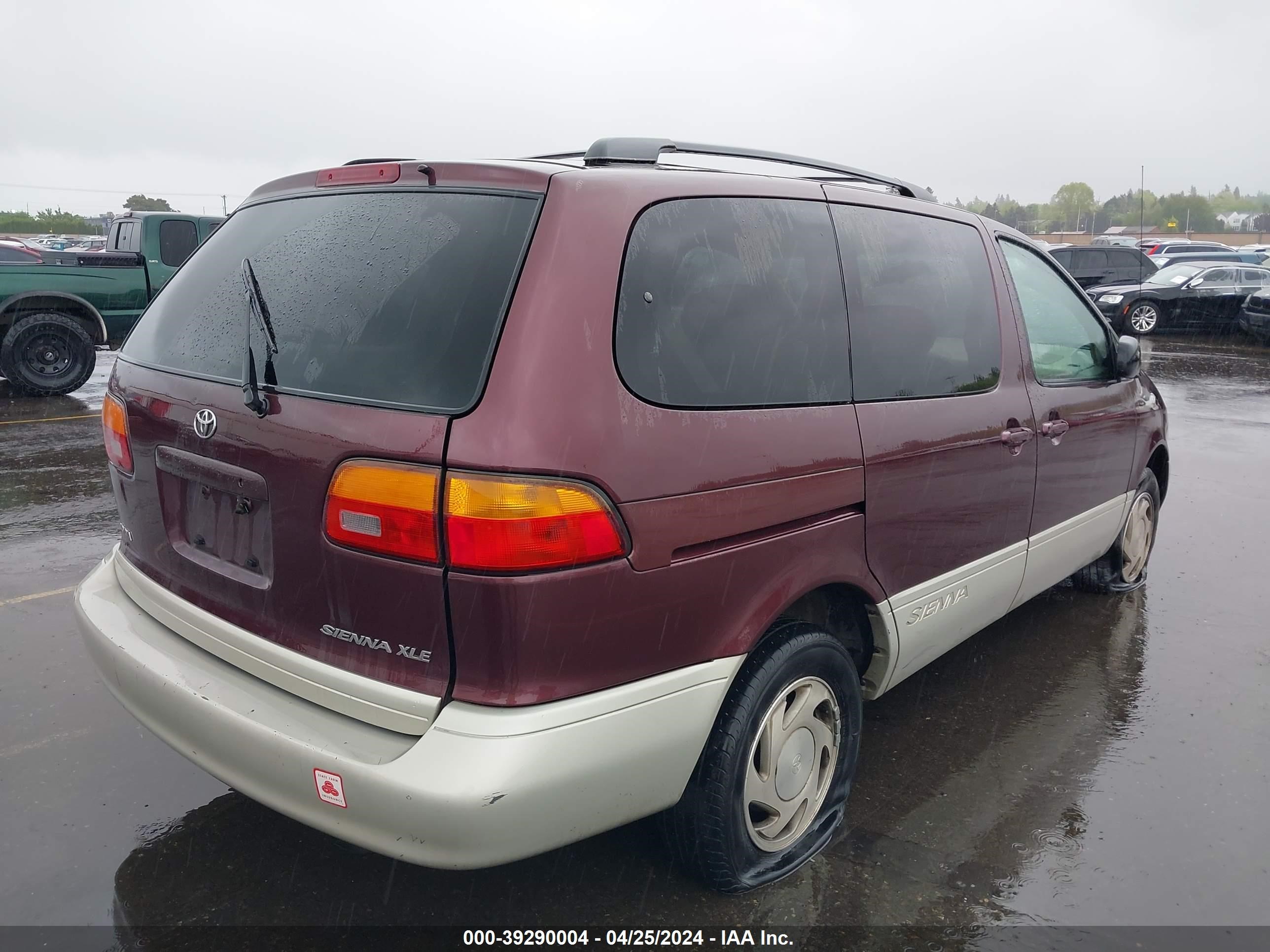 Photo 3 VIN: 4T3ZF13C9WU085166 - TOYOTA SIENNA 