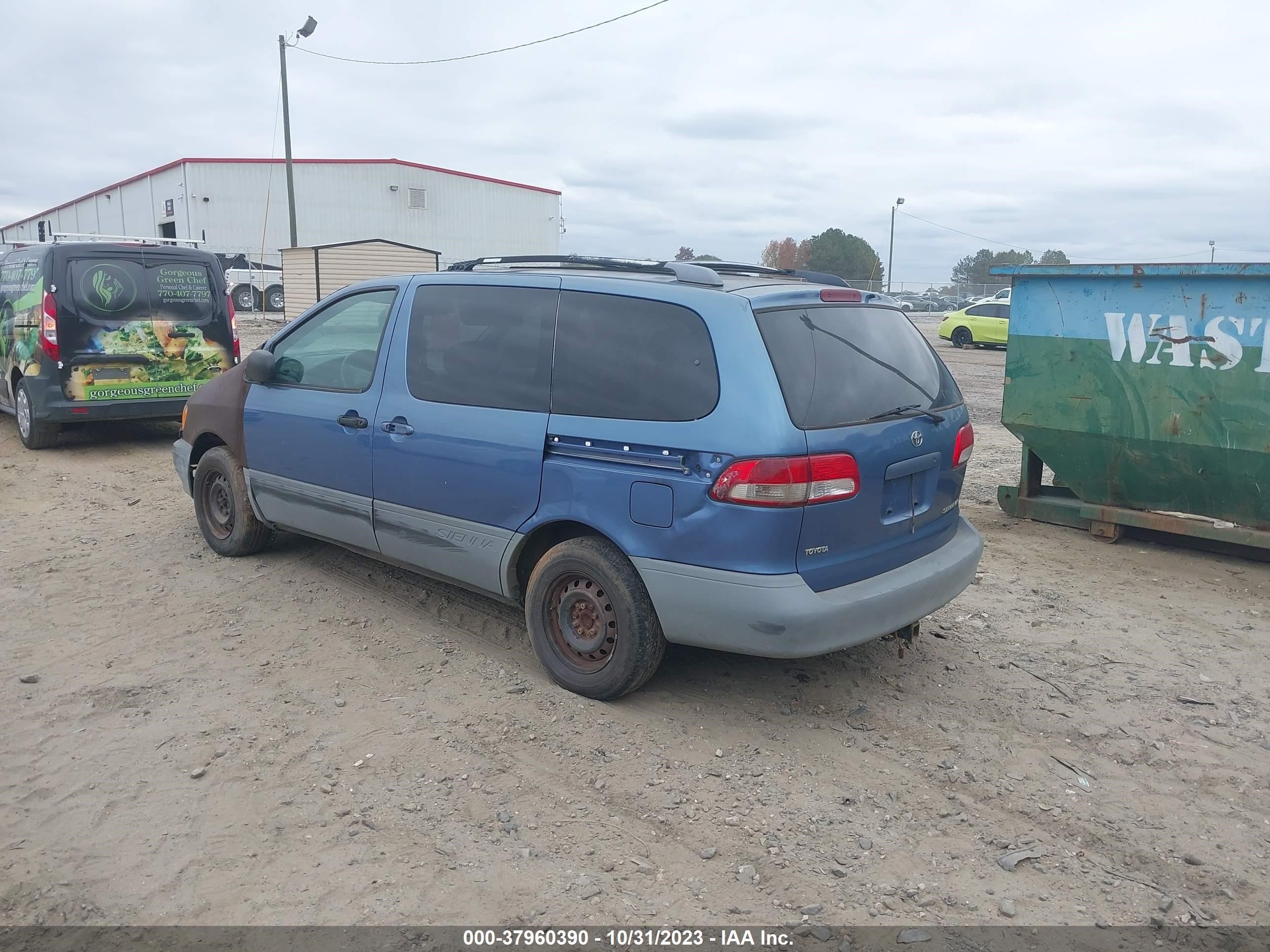 Photo 2 VIN: 4T3ZF13CX1U356969 - TOYOTA SIENNA 