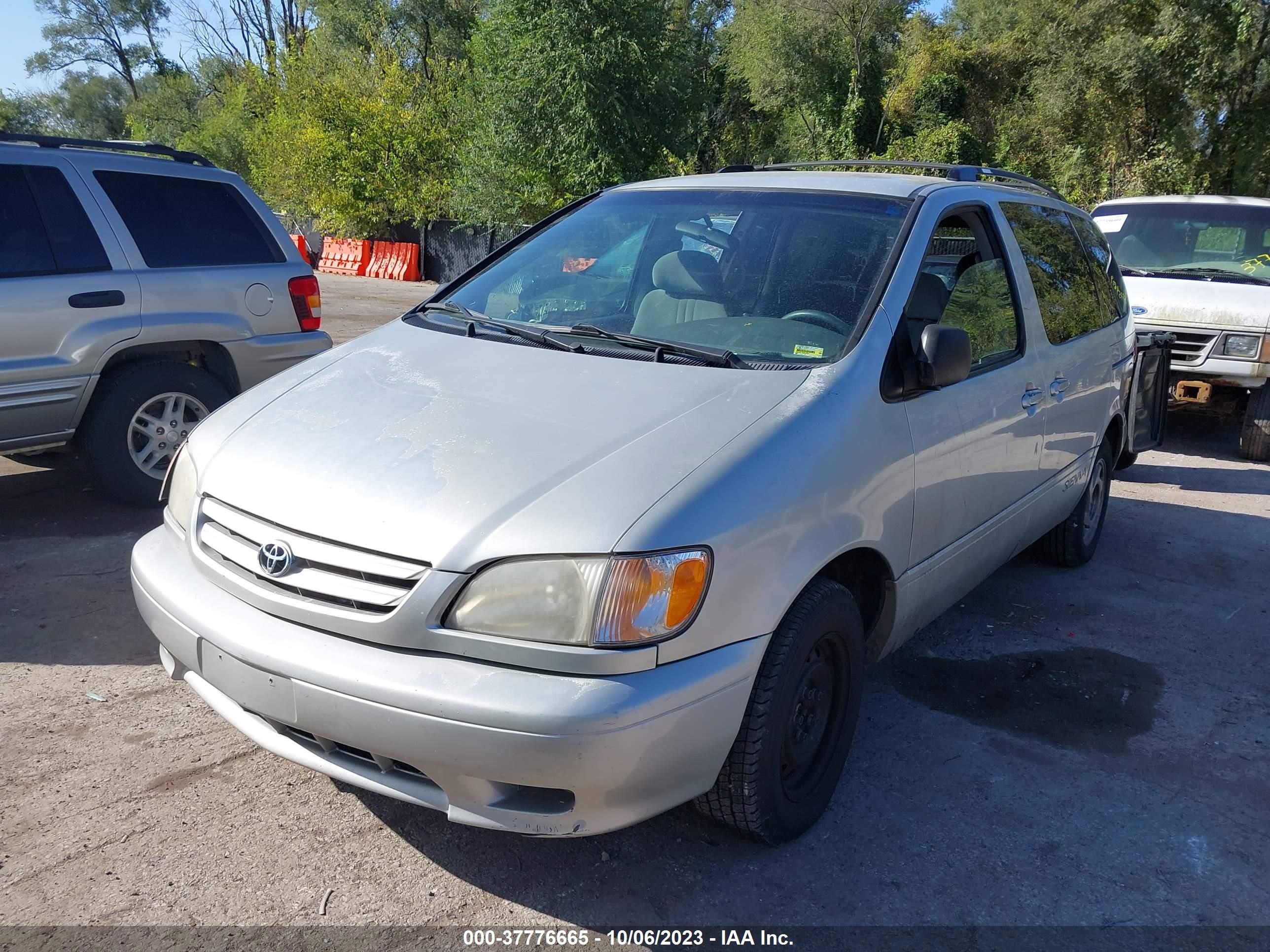 Photo 1 VIN: 4T3ZF13CX3U553479 - TOYOTA SIENNA 