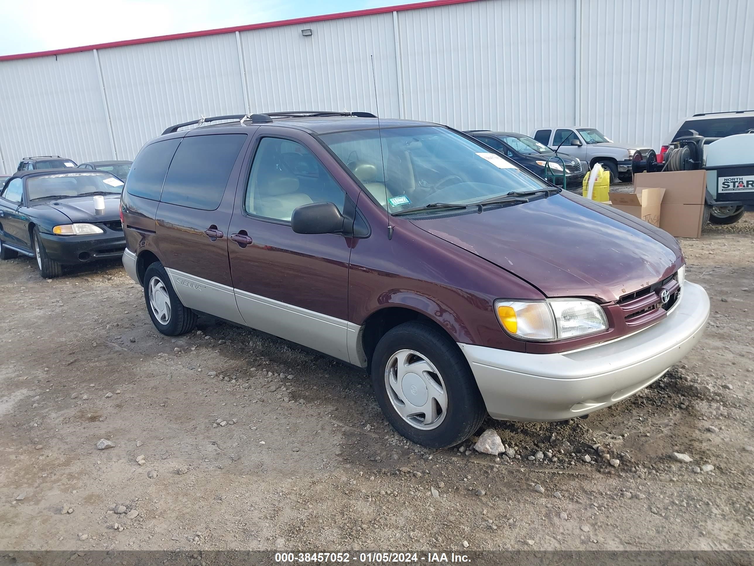 Photo 0 VIN: 4T3ZF13CXXU133954 - TOYOTA SIENNA 