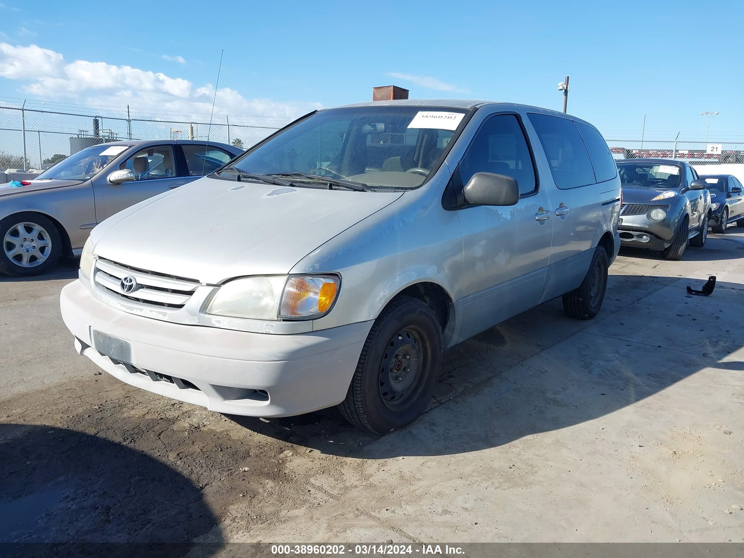 Photo 1 VIN: 4T3ZF19C01U323115 - TOYOTA SIENNA 