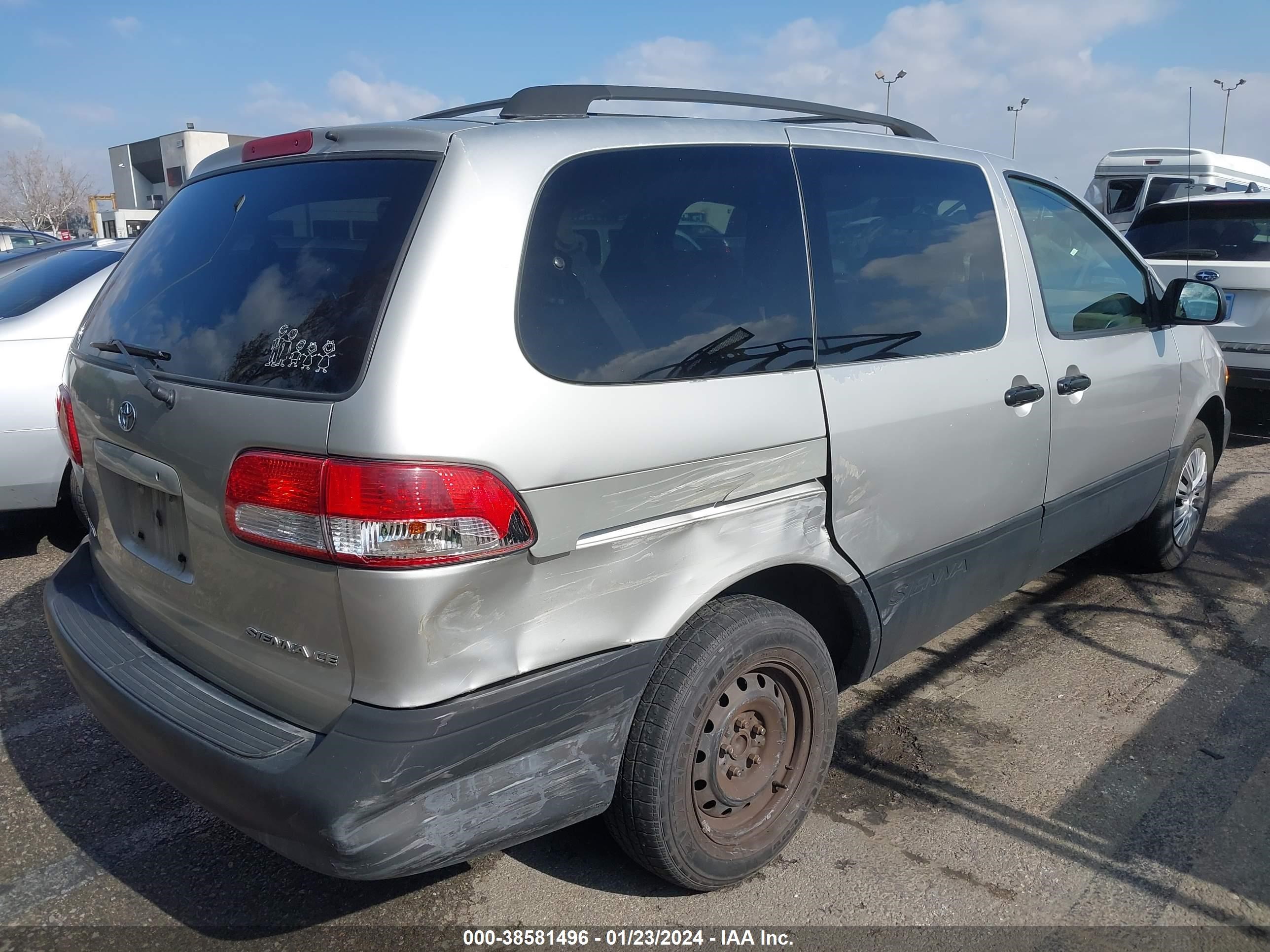 Photo 3 VIN: 4T3ZF19C12U493839 - TOYOTA SIENNA 