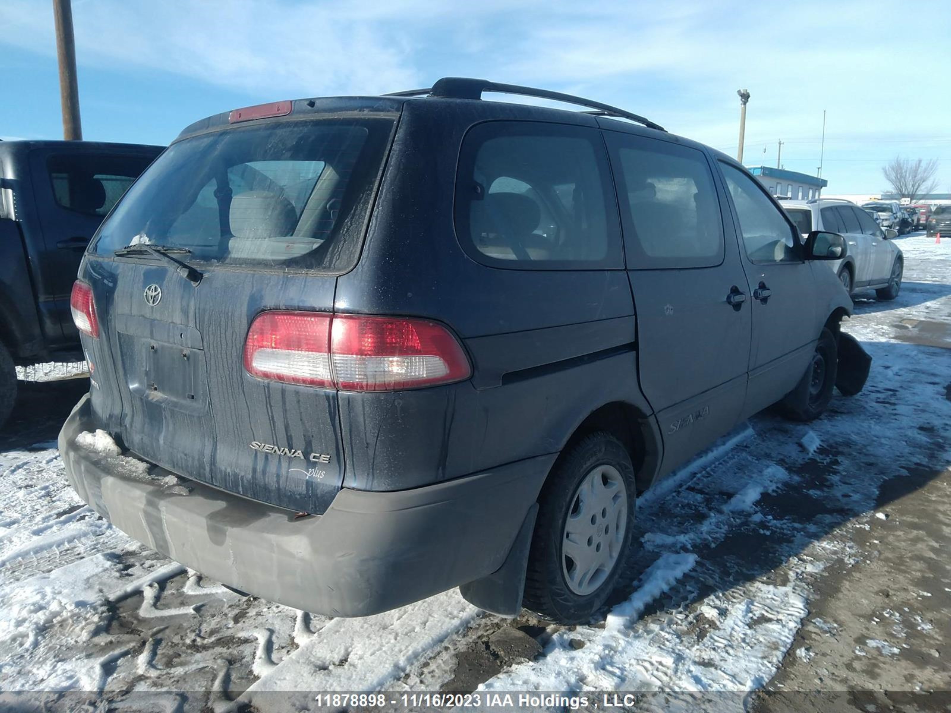 Photo 3 VIN: 4T3ZF19C12U506802 - TOYOTA SIENNA 