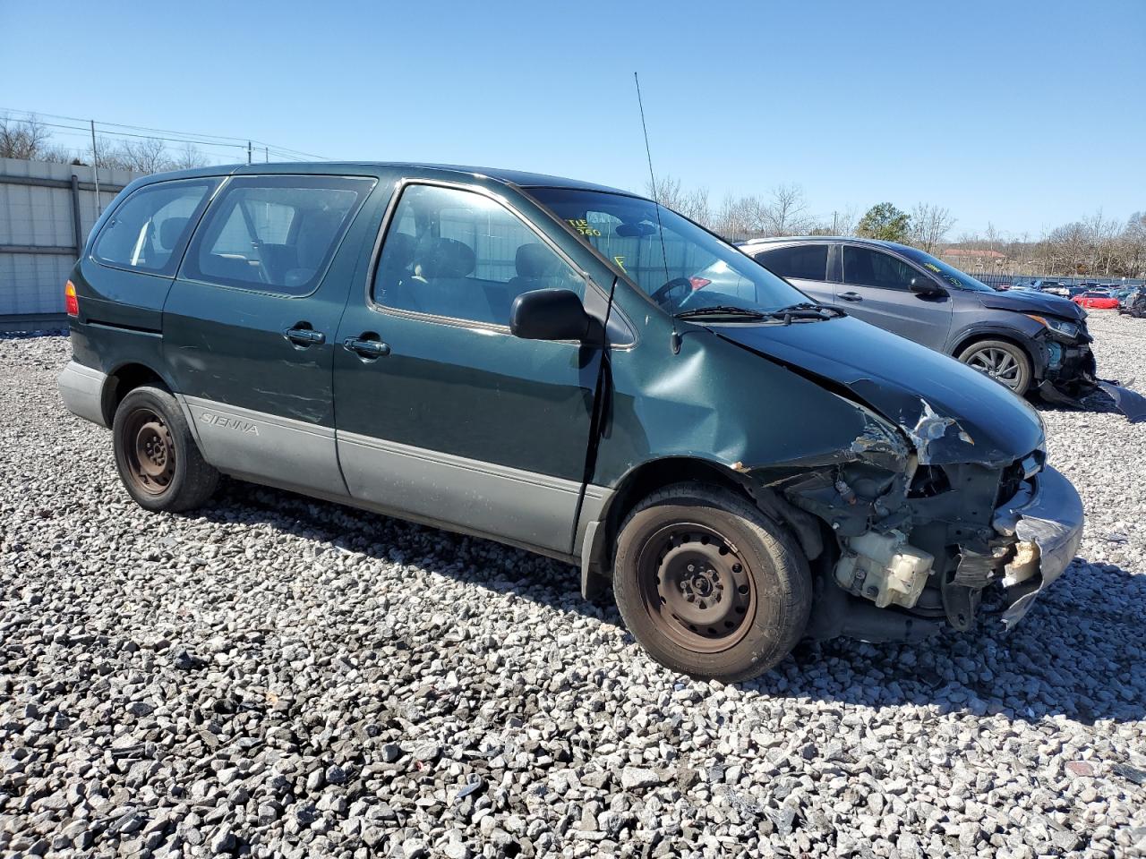 Photo 3 VIN: 4T3ZF19C1YU263842 - TOYOTA SIENNA 