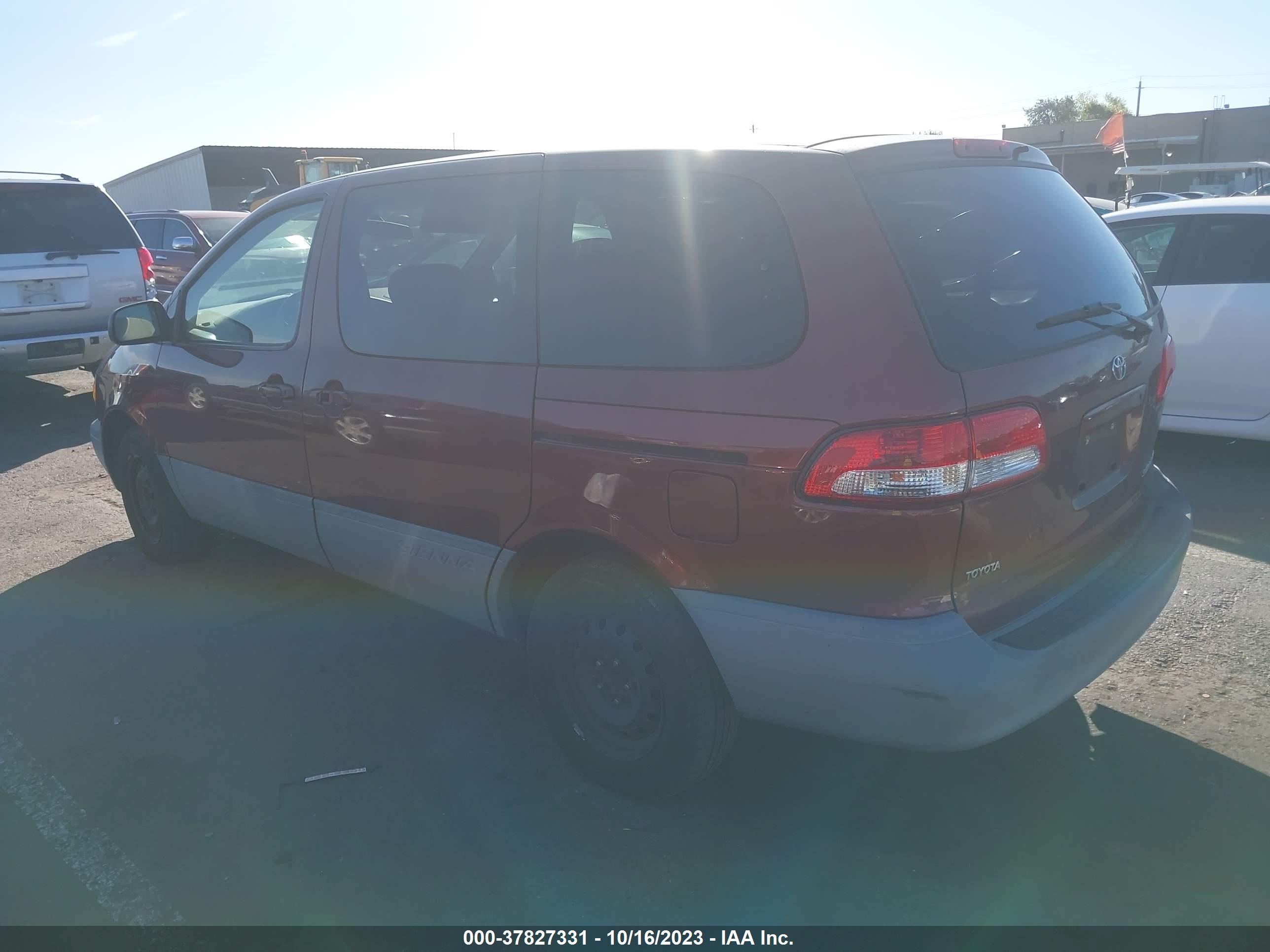 Photo 2 VIN: 4T3ZF19C31U398164 - TOYOTA SIENNA 