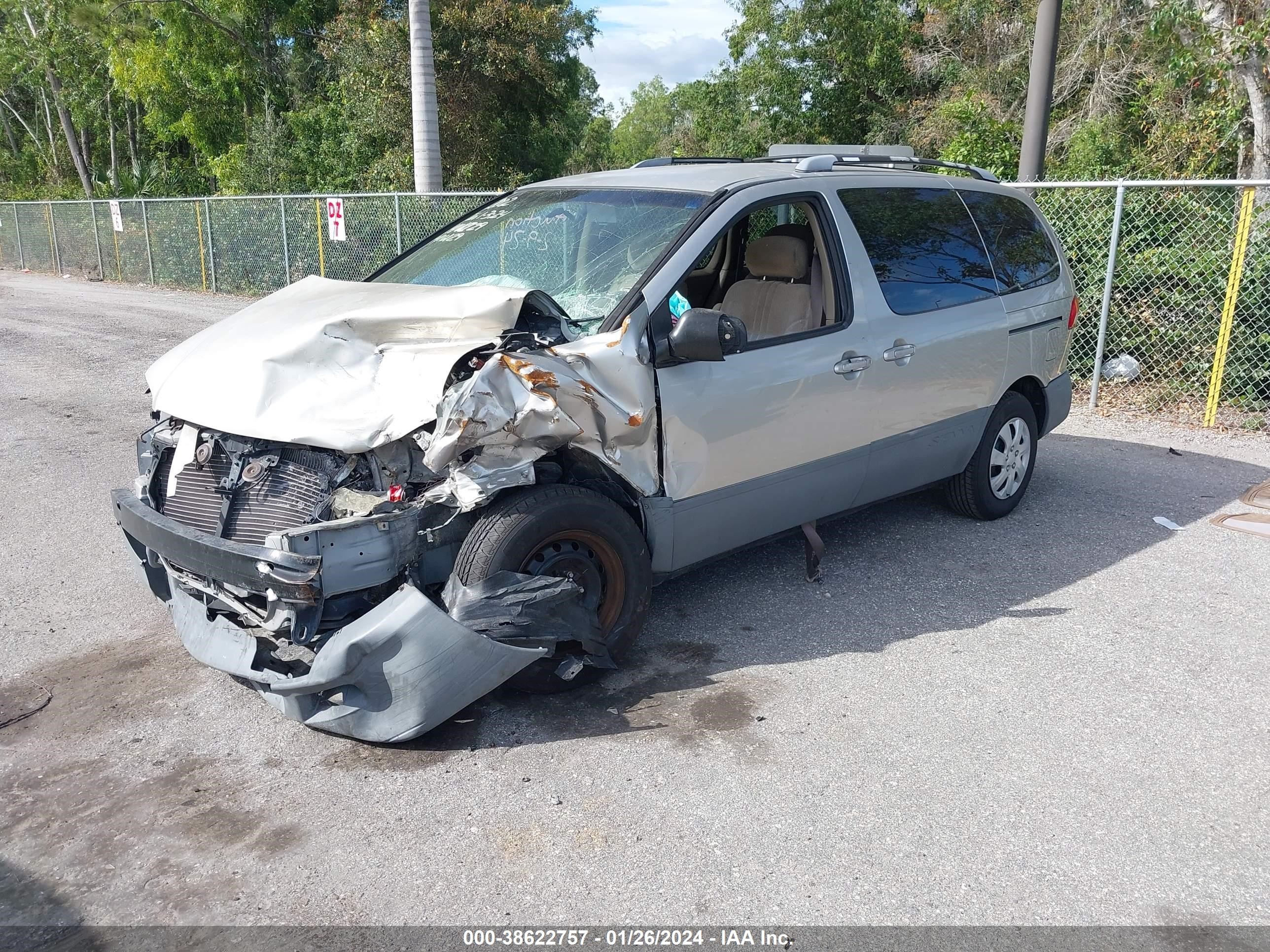 Photo 1 VIN: 4T3ZF19C32U416129 - TOYOTA SIENNA 