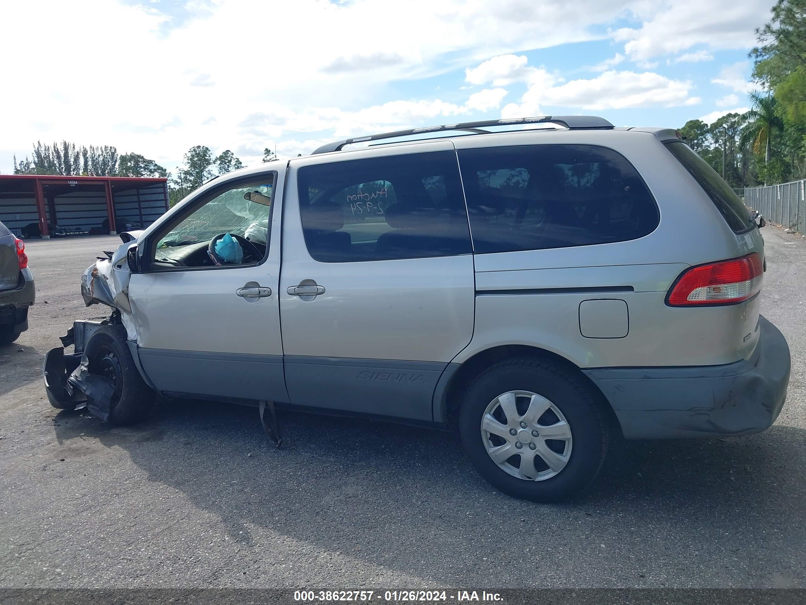 Photo 12 VIN: 4T3ZF19C32U416129 - TOYOTA SIENNA 