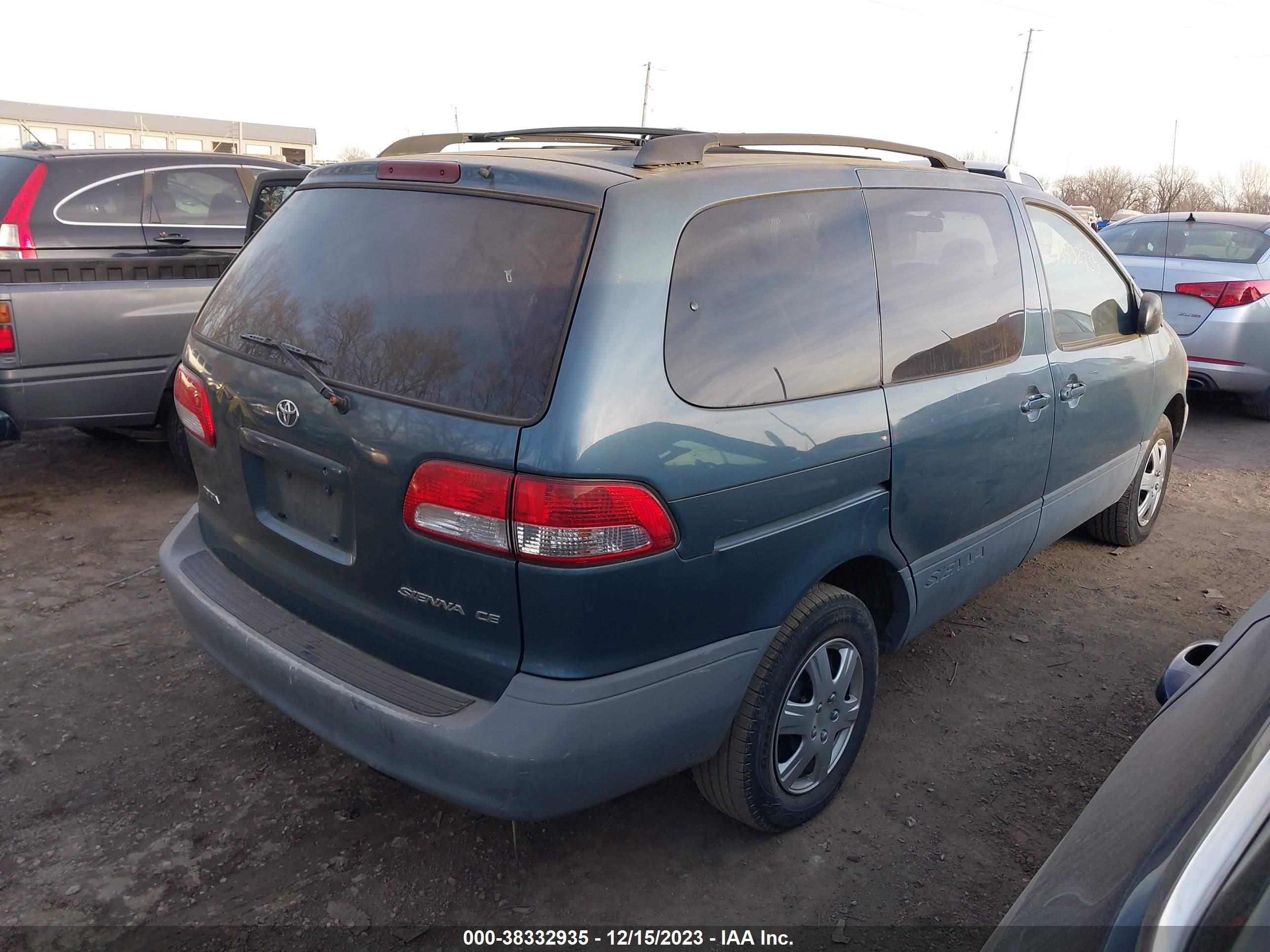 Photo 3 VIN: 4T3ZF19C32U459319 - TOYOTA SIENNA 