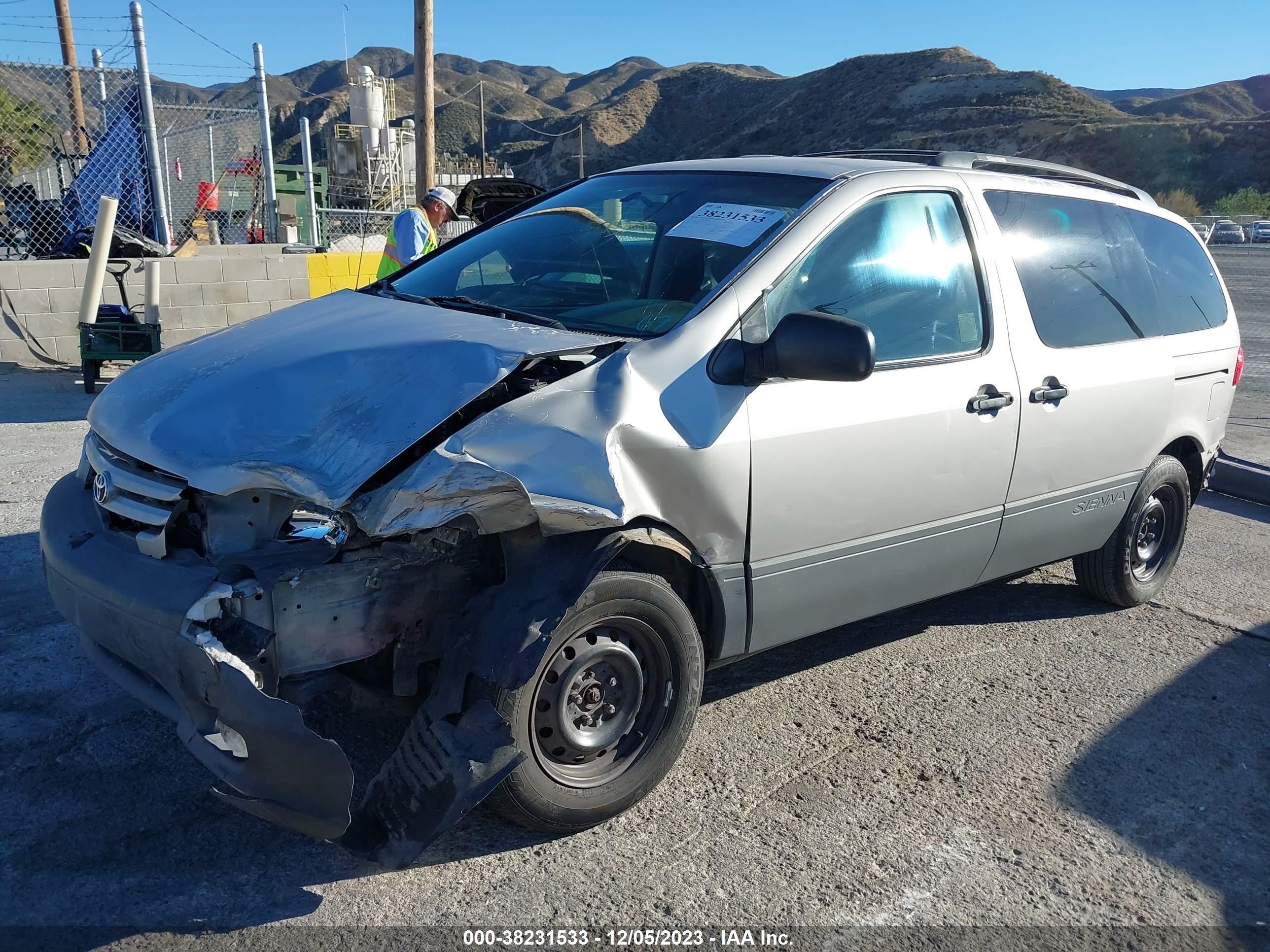 Photo 1 VIN: 4T3ZF19C43U512918 - TOYOTA SIENNA 