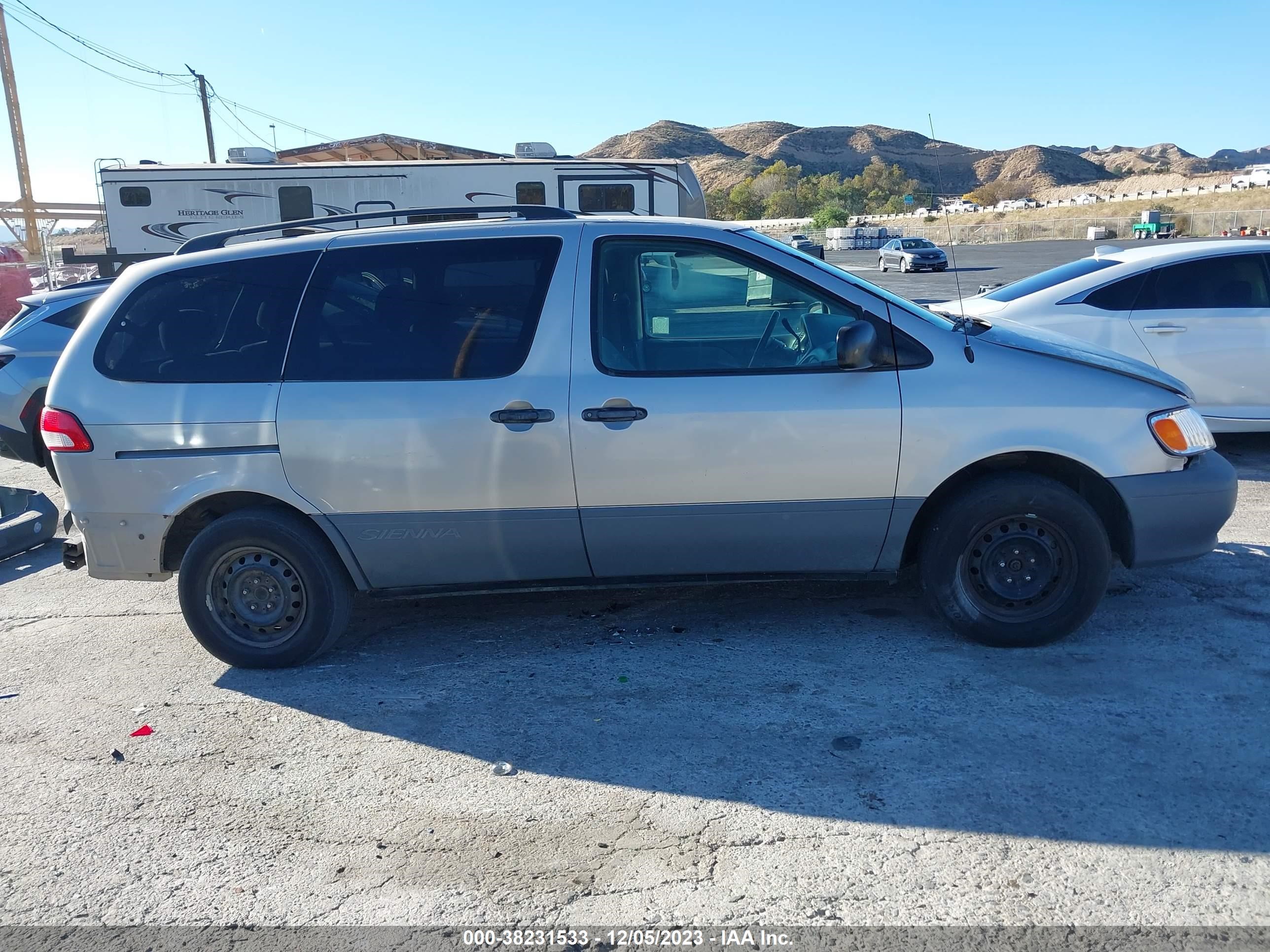 Photo 13 VIN: 4T3ZF19C43U512918 - TOYOTA SIENNA 