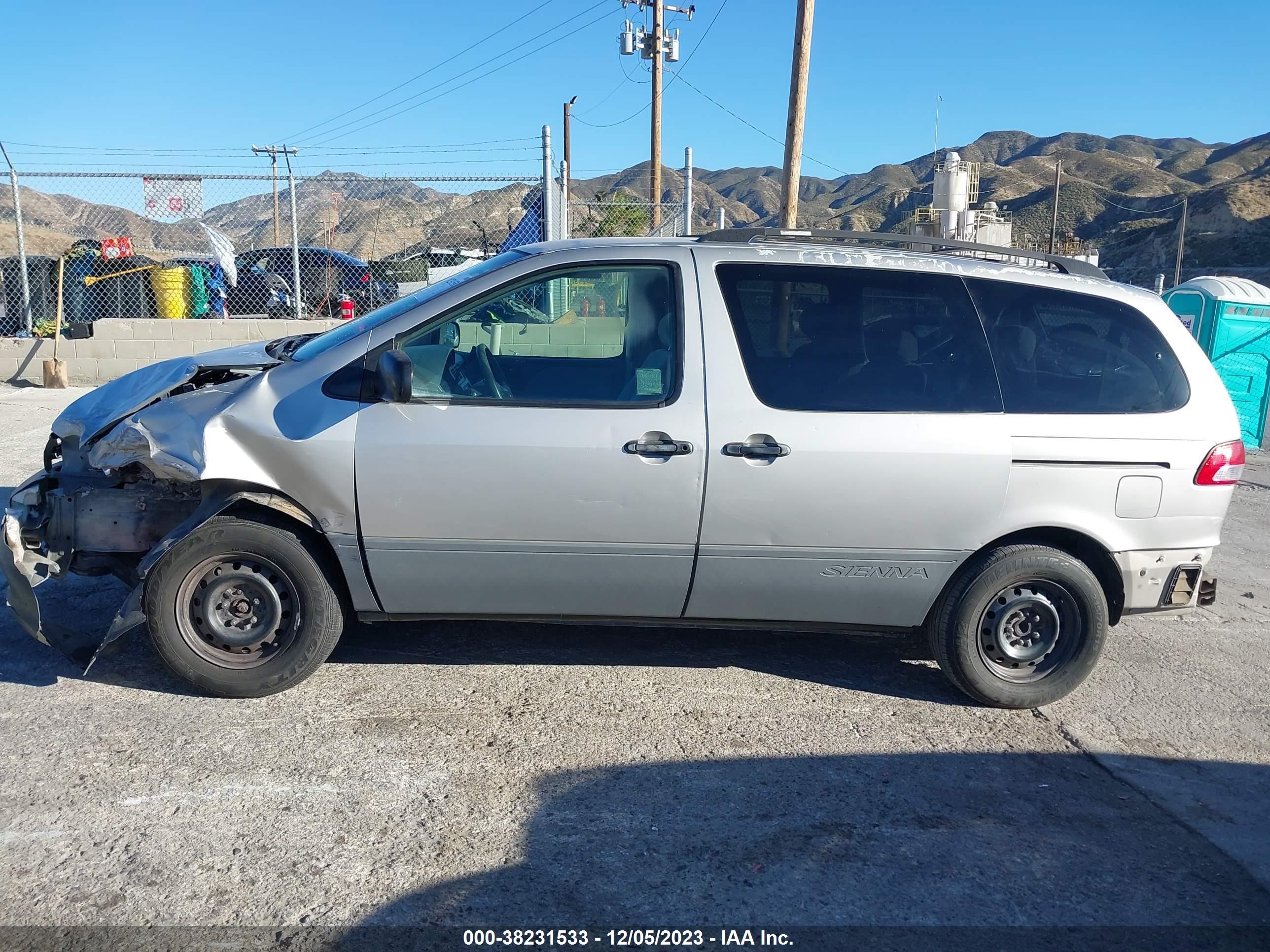 Photo 14 VIN: 4T3ZF19C43U512918 - TOYOTA SIENNA 