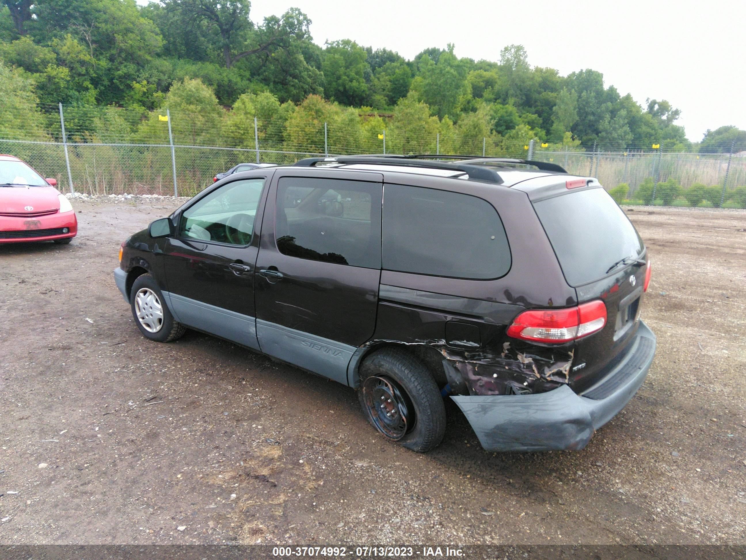 Photo 2 VIN: 4T3ZF19C62U499300 - TOYOTA SIENNA 