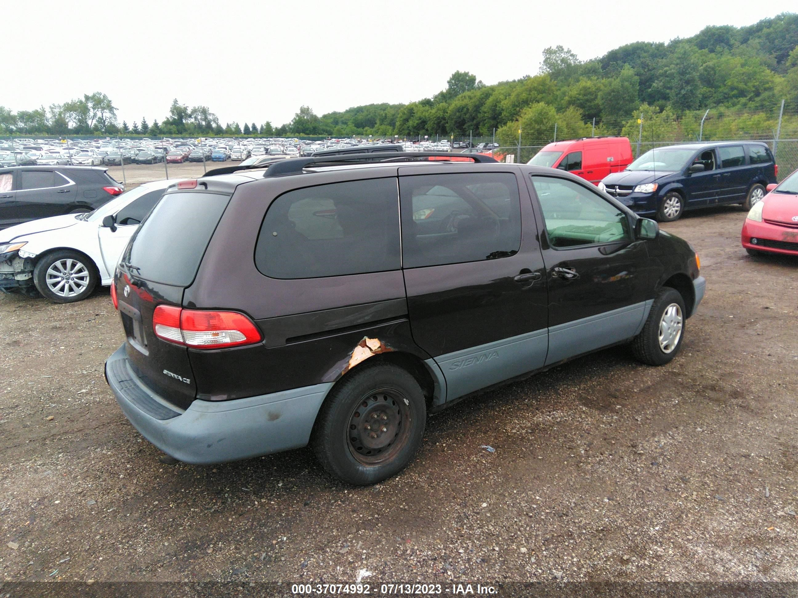 Photo 3 VIN: 4T3ZF19C62U499300 - TOYOTA SIENNA 