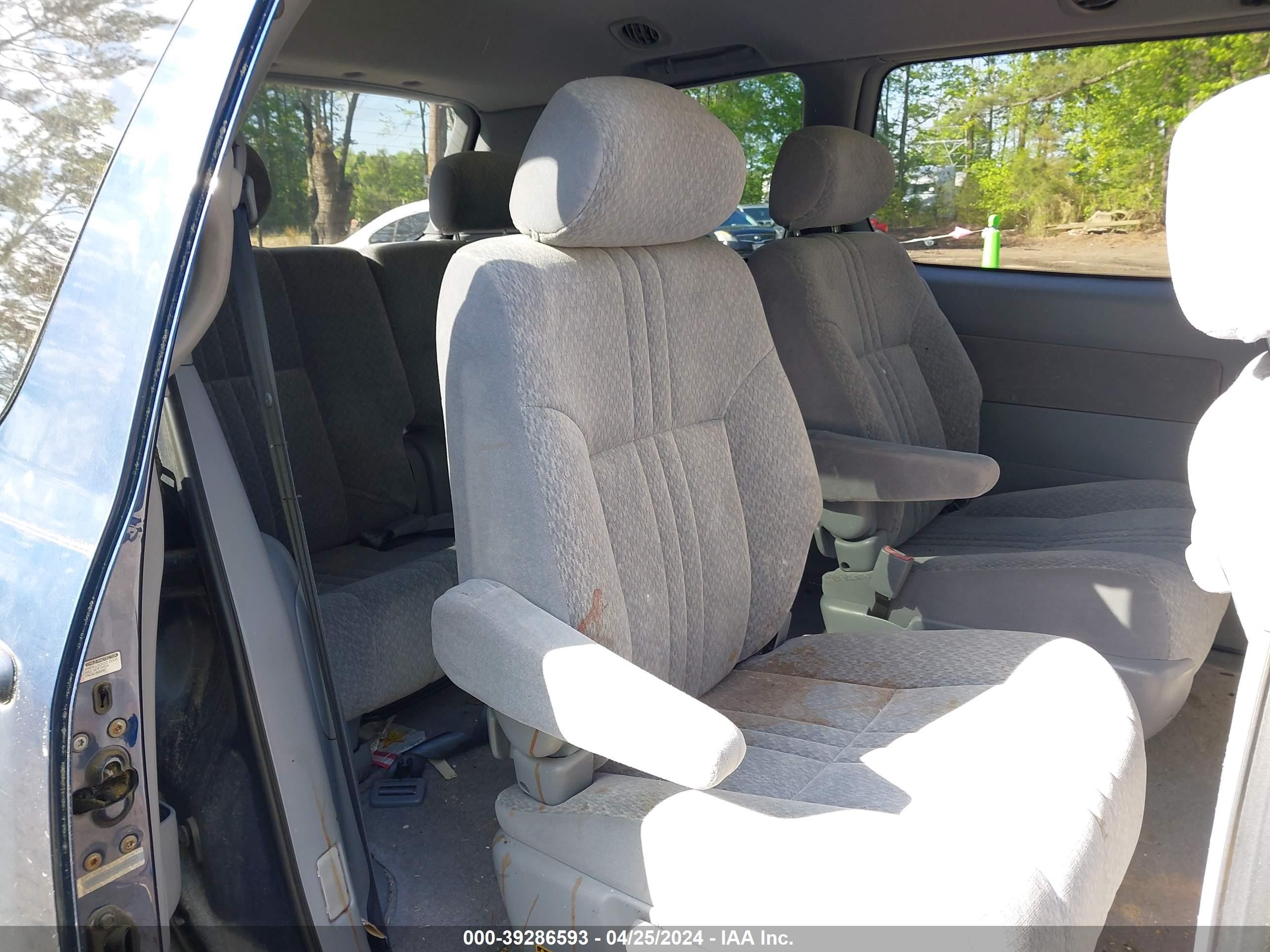 Photo 7 VIN: 4T3ZF19C63U545967 - TOYOTA SIENNA 