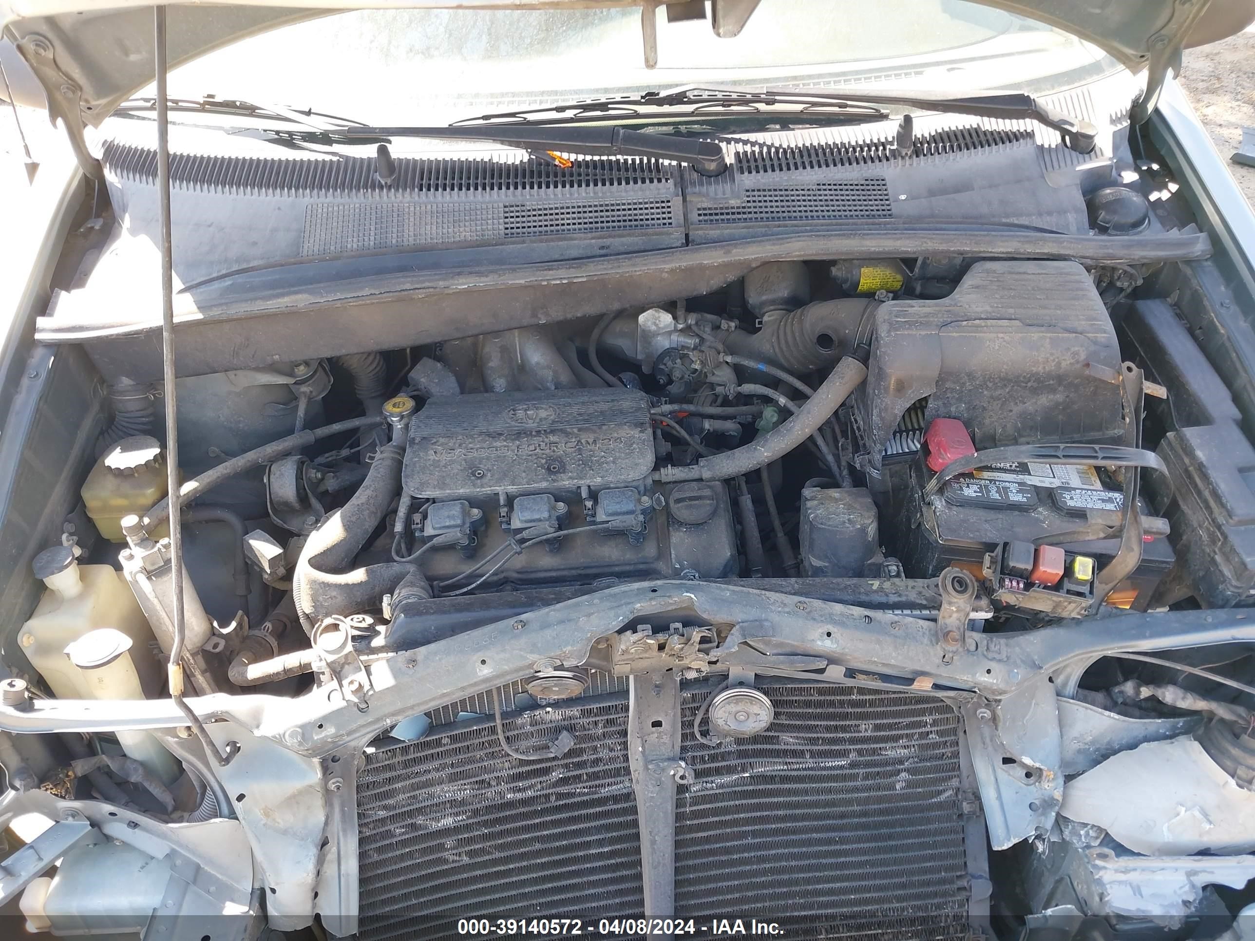 Photo 9 VIN: 4T3ZF19C6YU216421 - TOYOTA SIENNA 