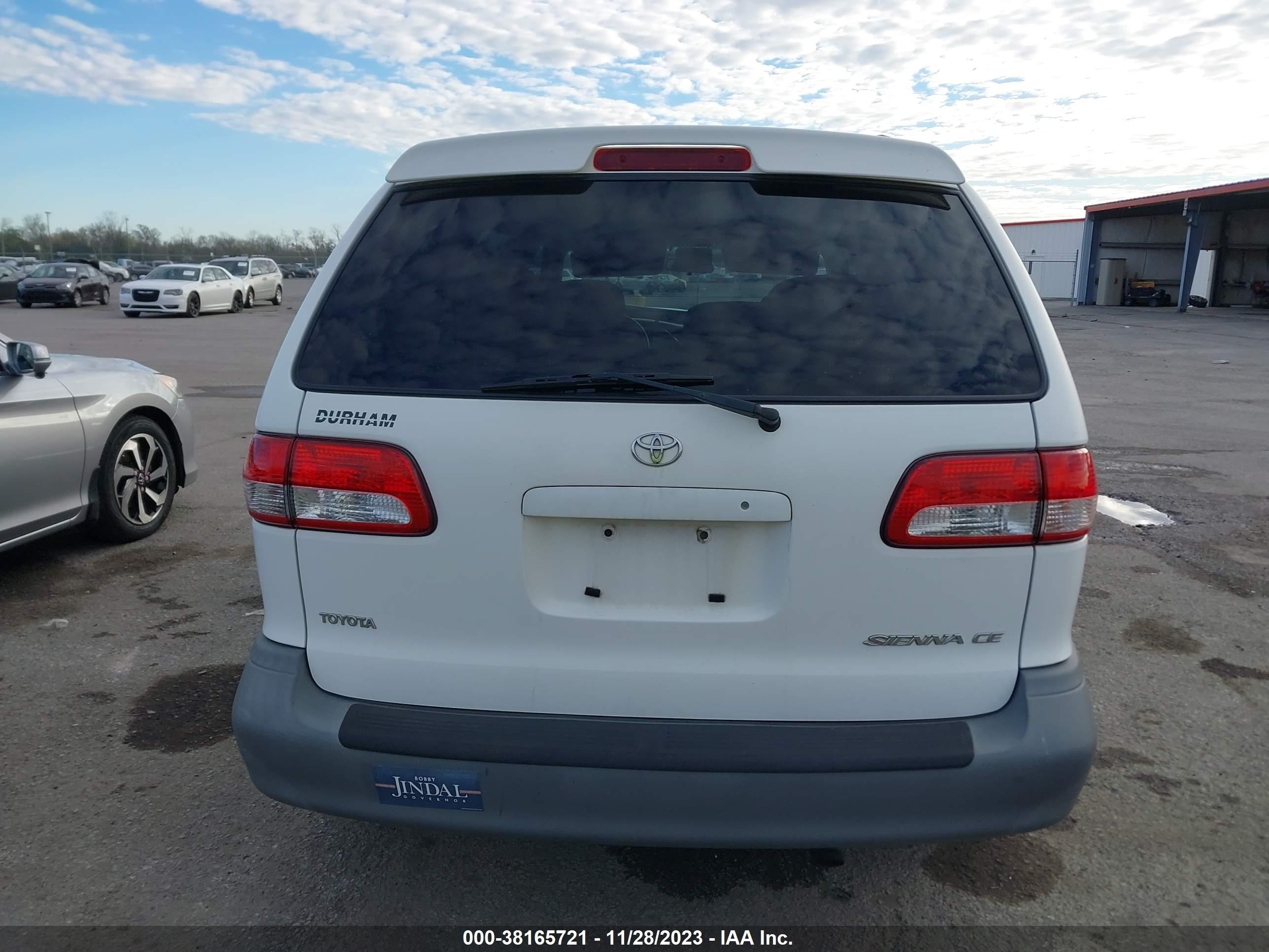 Photo 15 VIN: 4T3ZF19C71U382842 - TOYOTA SIENNA 