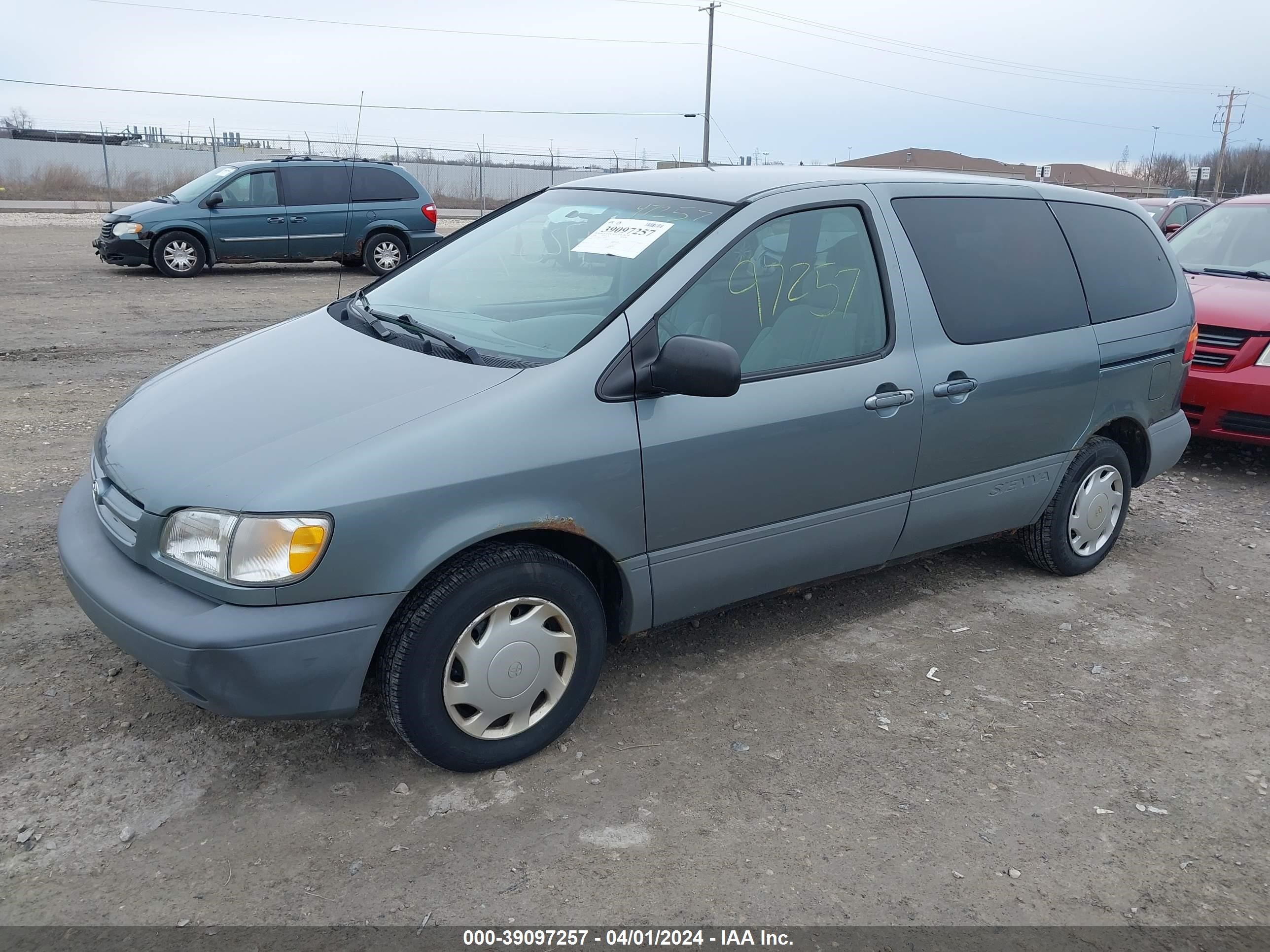 Photo 1 VIN: 4T3ZF19C7YU243224 - TOYOTA SIENNA 