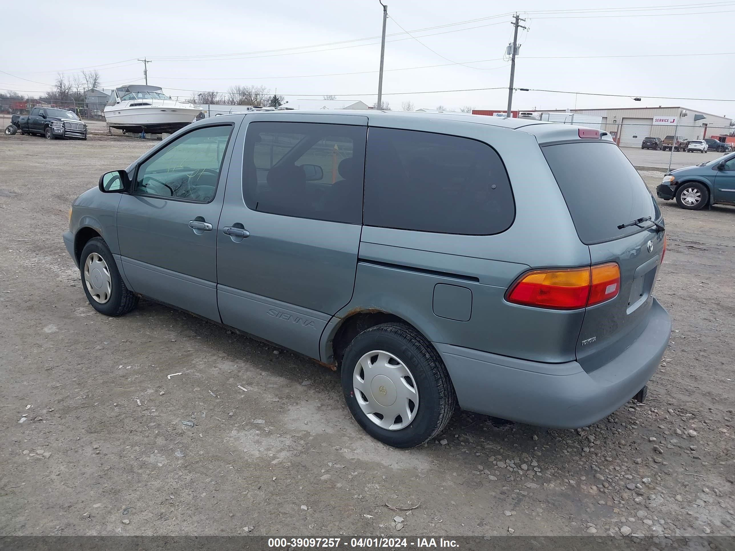 Photo 2 VIN: 4T3ZF19C7YU243224 - TOYOTA SIENNA 