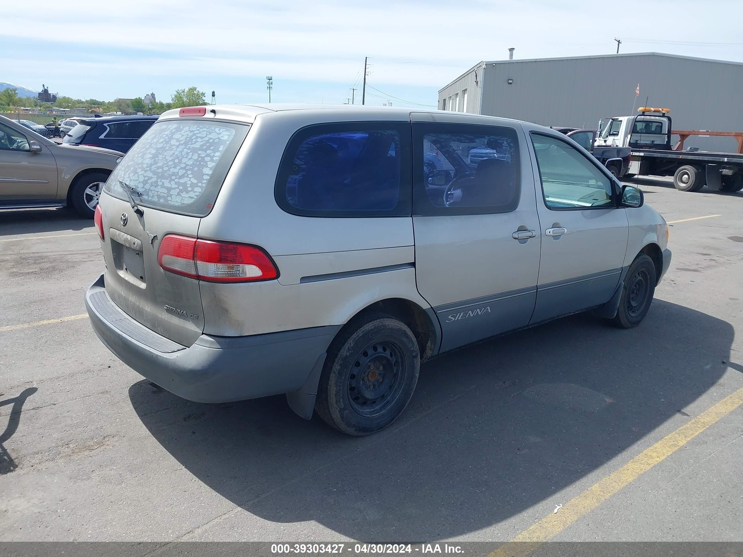 Photo 3 VIN: 4T3ZF19C81U354113 - TOYOTA SIENNA 