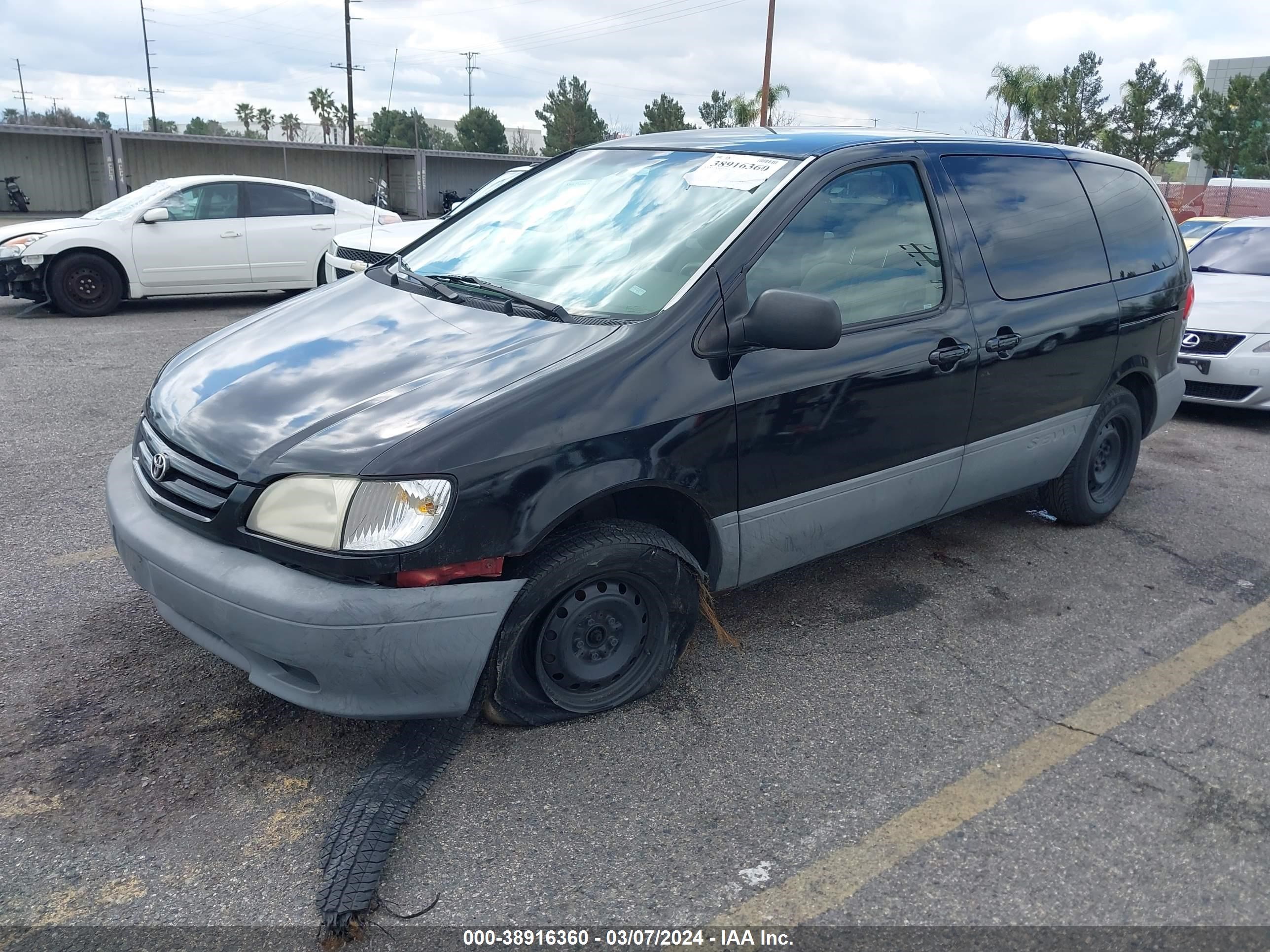 Photo 1 VIN: 4T3ZF19C91U325977 - TOYOTA SIENNA 