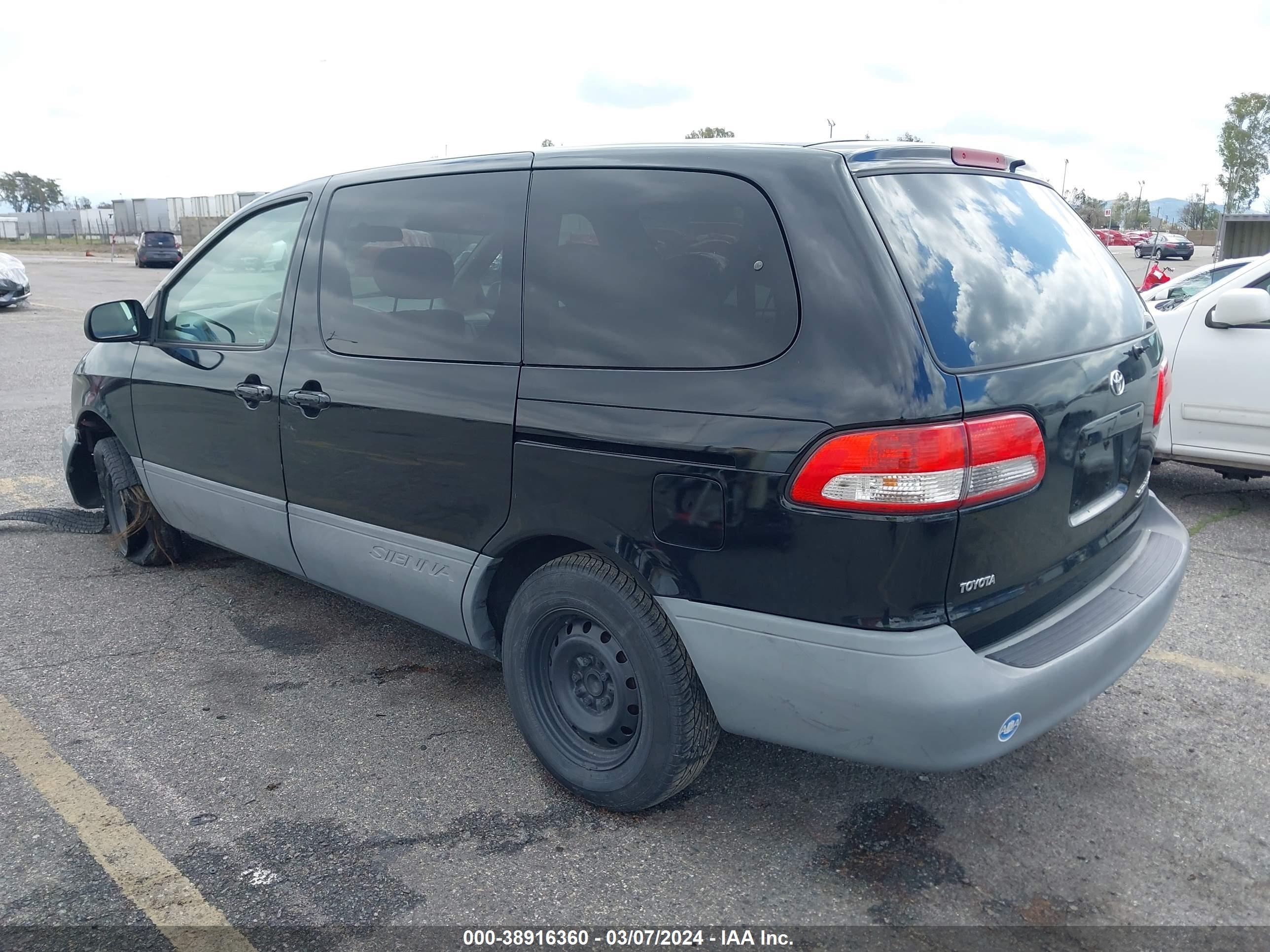 Photo 2 VIN: 4T3ZF19C91U325977 - TOYOTA SIENNA 