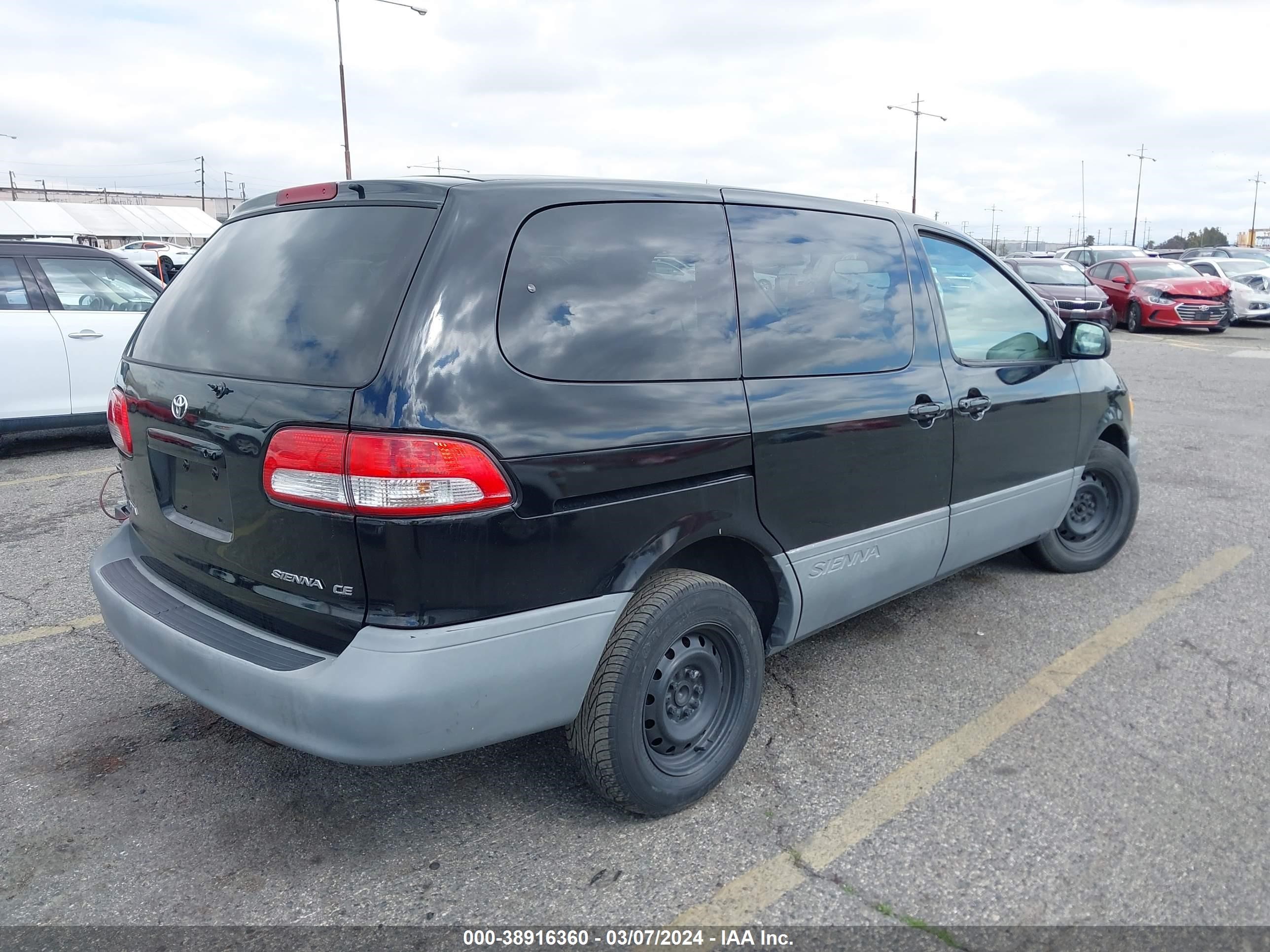 Photo 3 VIN: 4T3ZF19C91U325977 - TOYOTA SIENNA 