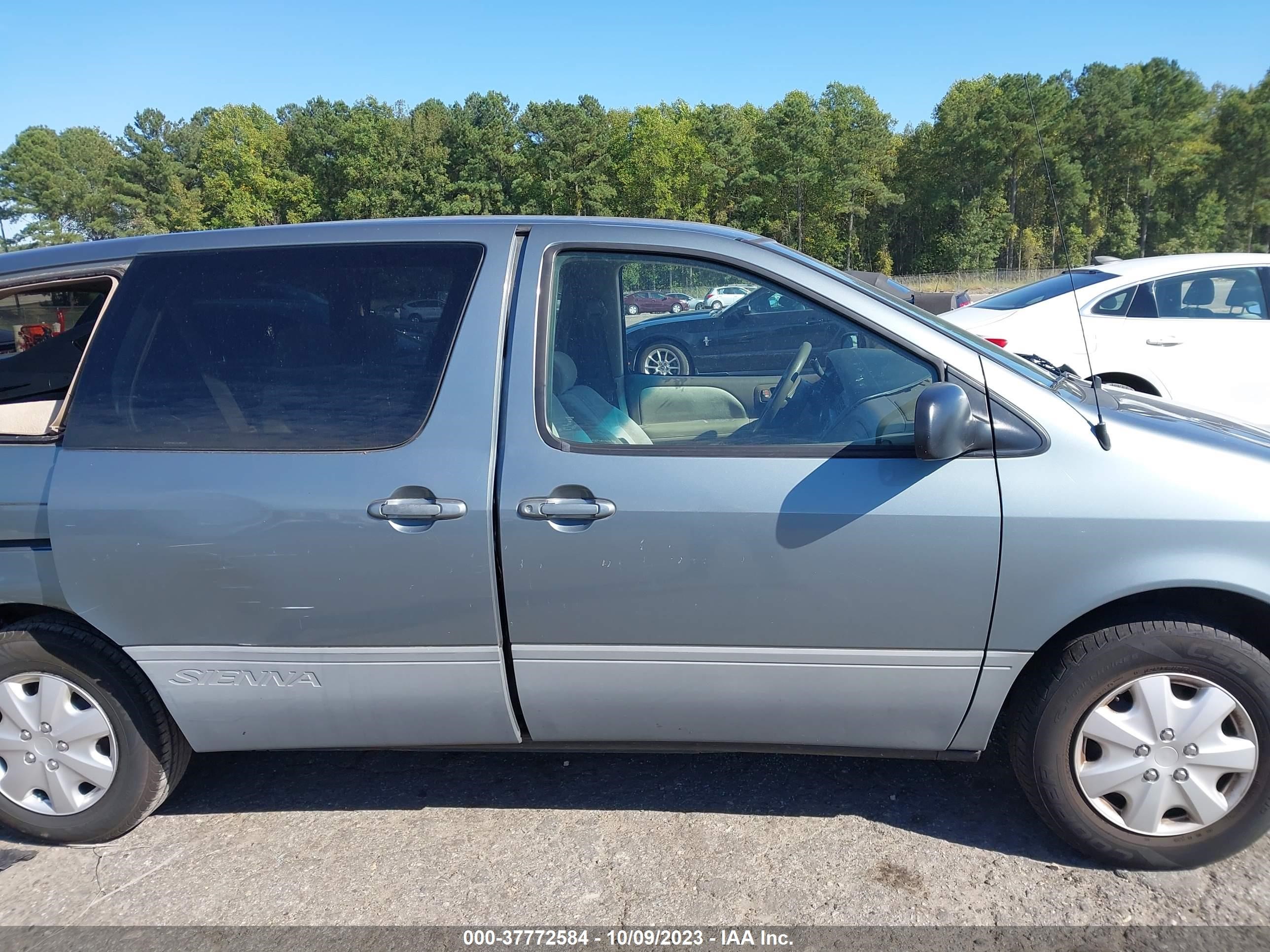 Photo 12 VIN: 4T3ZF19CXYU251348 - TOYOTA SIENNA 