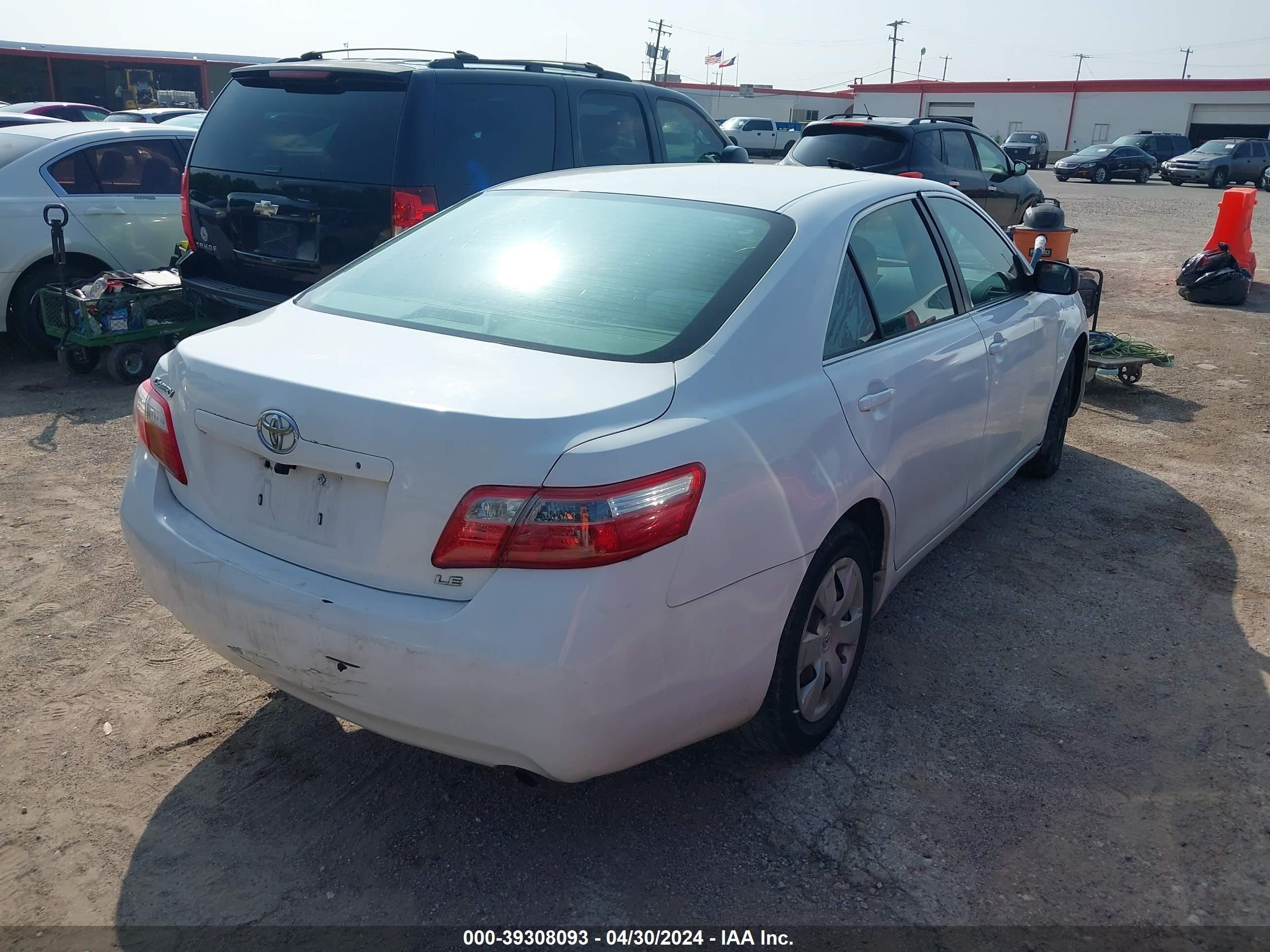 Photo 3 VIN: 4T4BE46K18R011864 - TOYOTA CAMRY 