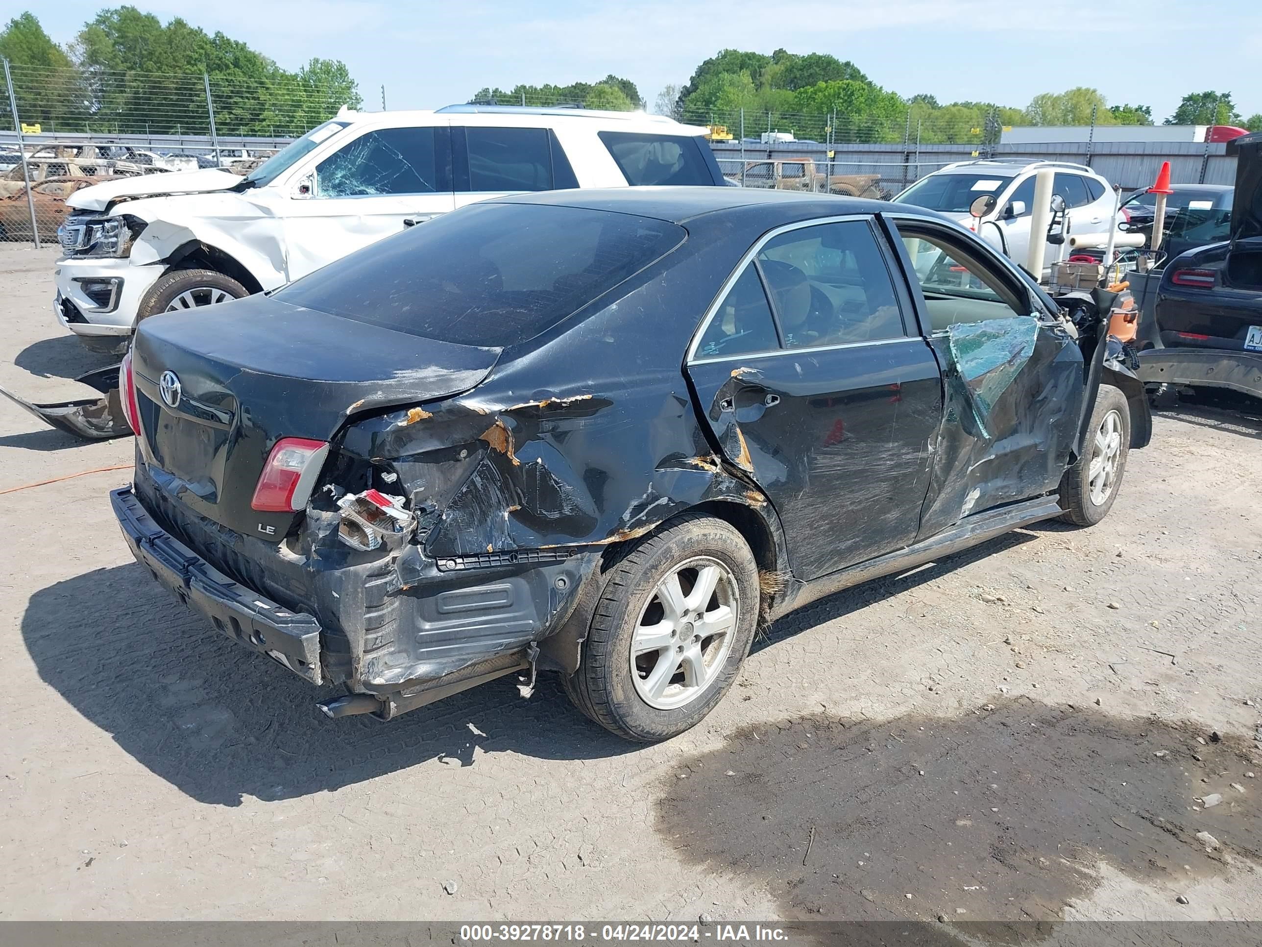 Photo 3 VIN: 4T4BE46K18R018572 - TOYOTA CAMRY 