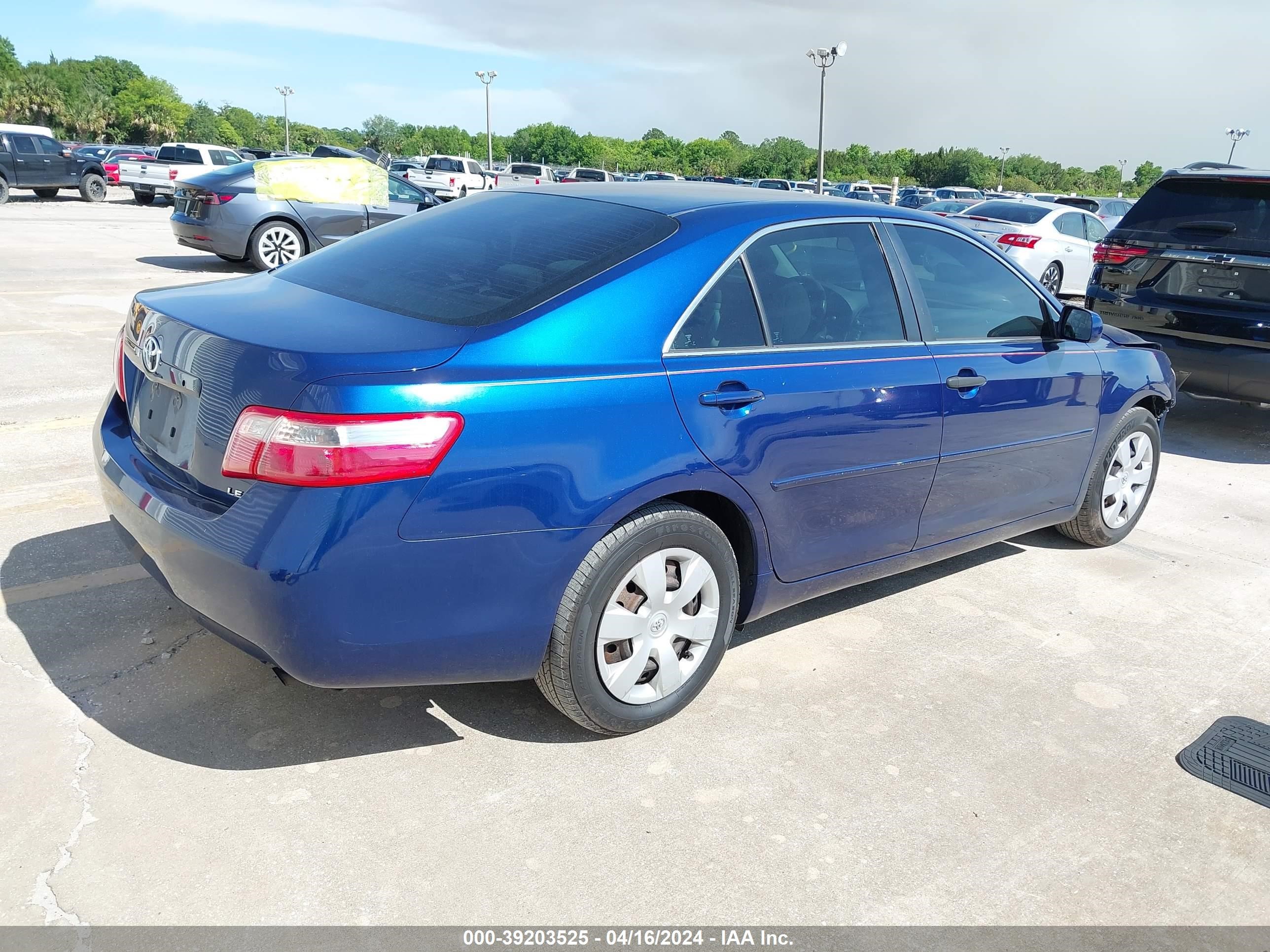 Photo 3 VIN: 4T4BE46K18R020225 - TOYOTA CAMRY 