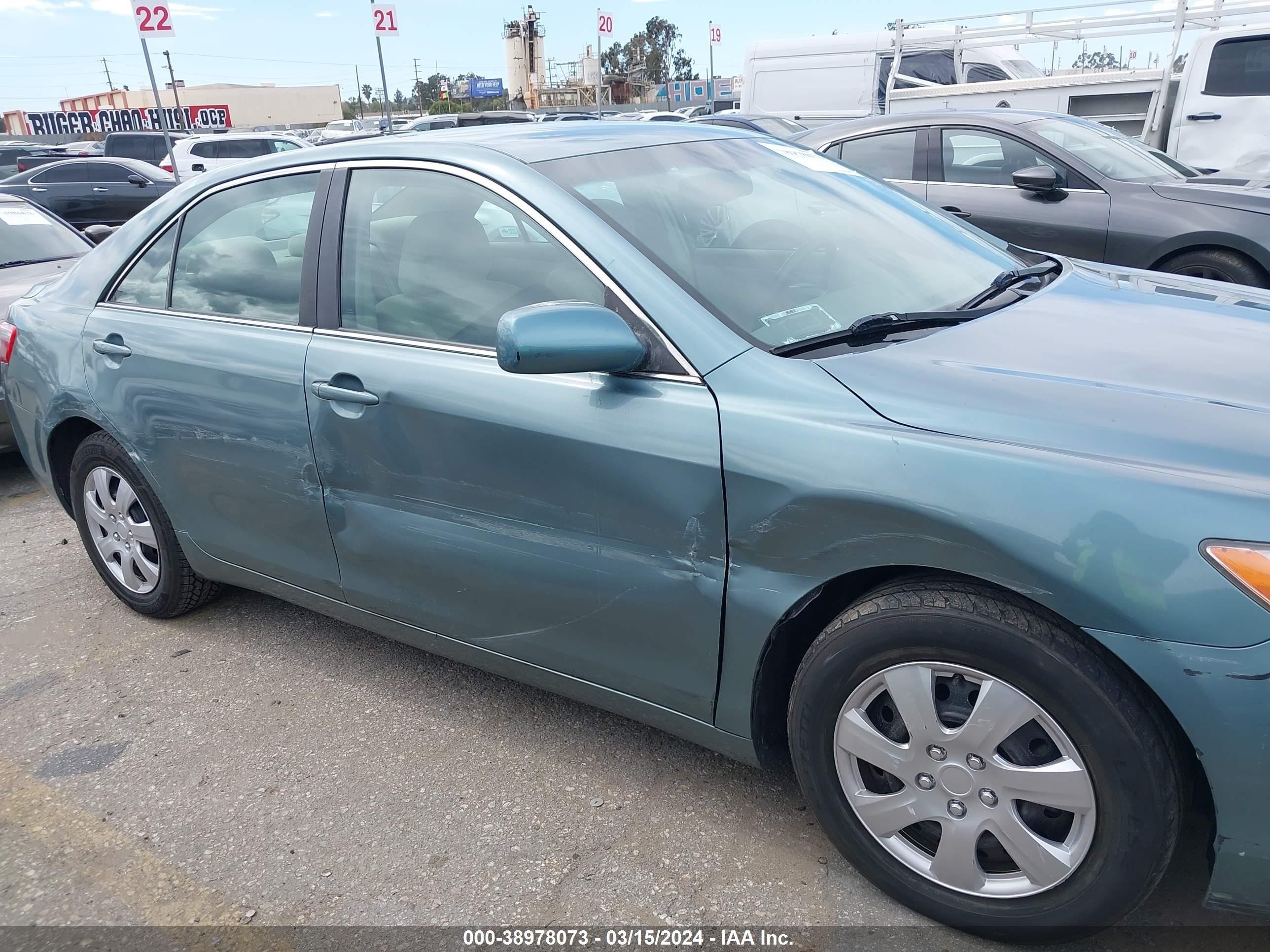 Photo 5 VIN: 4T4BE46K29R111053 - TOYOTA CAMRY 