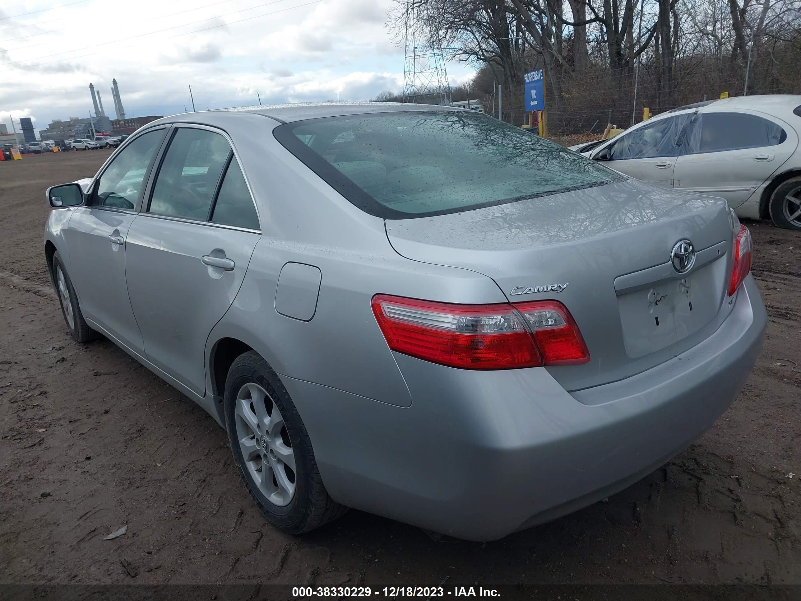 Photo 2 VIN: 4T4BE46K29R113837 - TOYOTA CAMRY 