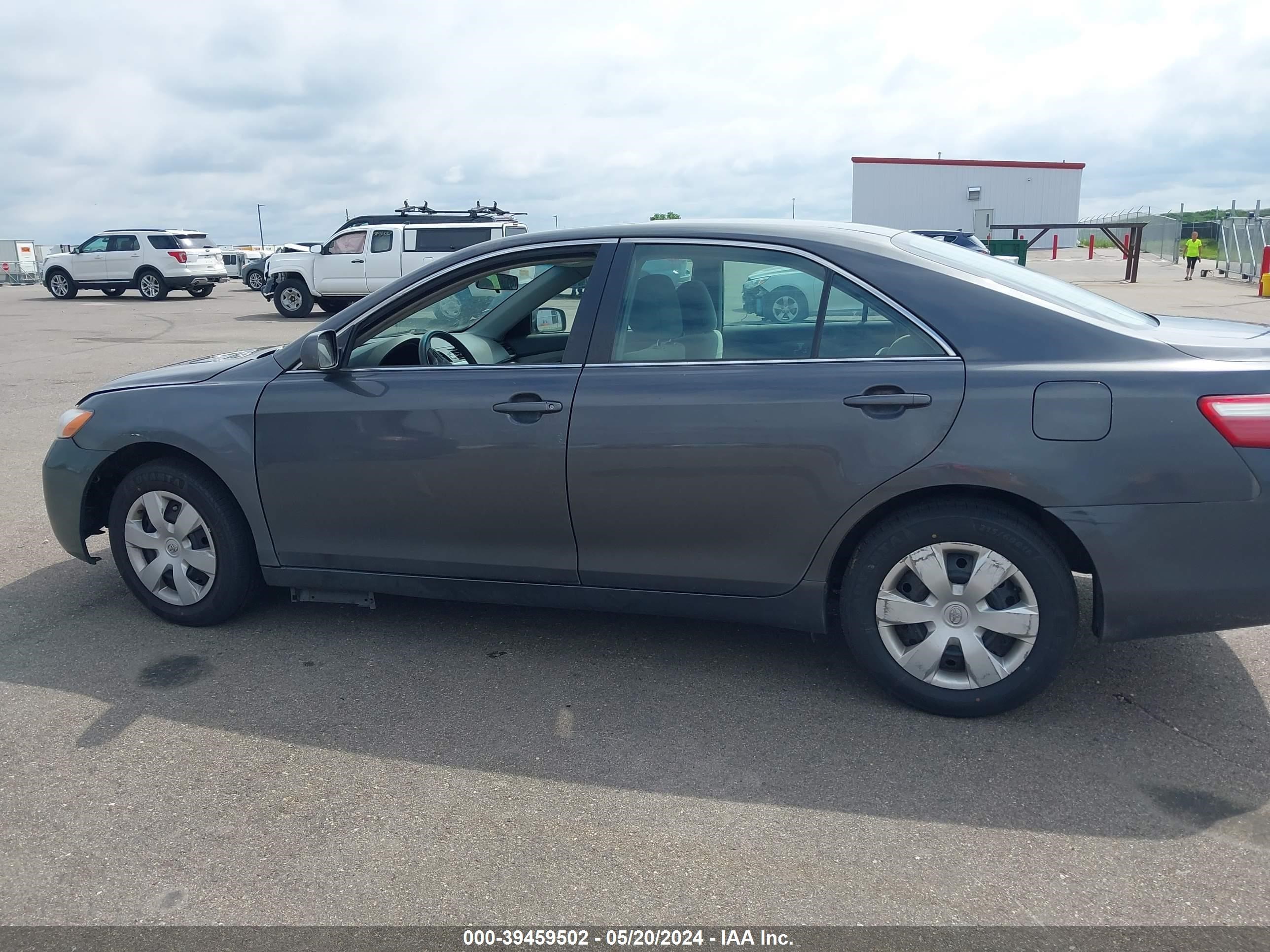 Photo 13 VIN: 4T4BE46K39R117153 - TOYOTA CAMRY 