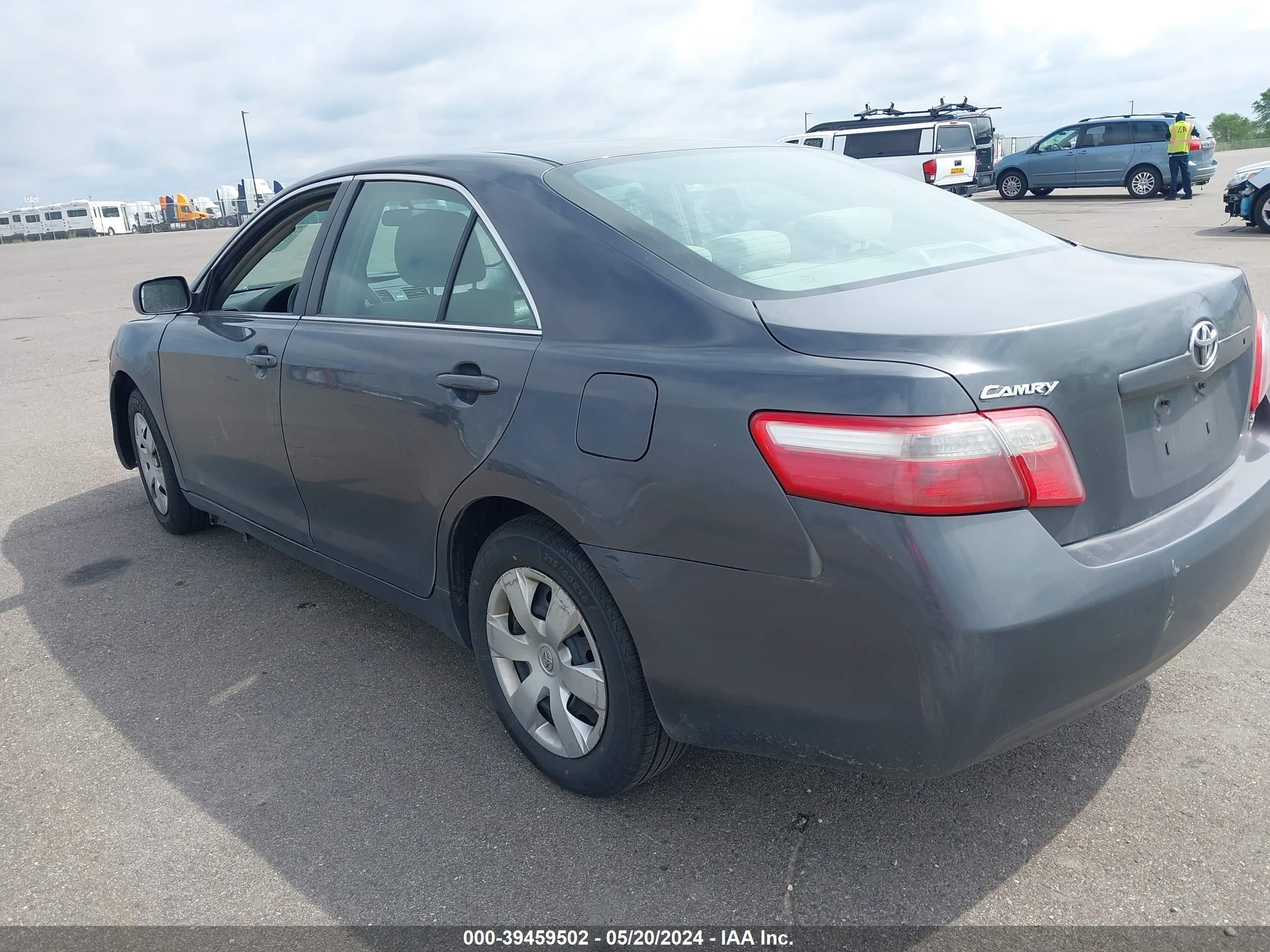 Photo 2 VIN: 4T4BE46K39R117153 - TOYOTA CAMRY 