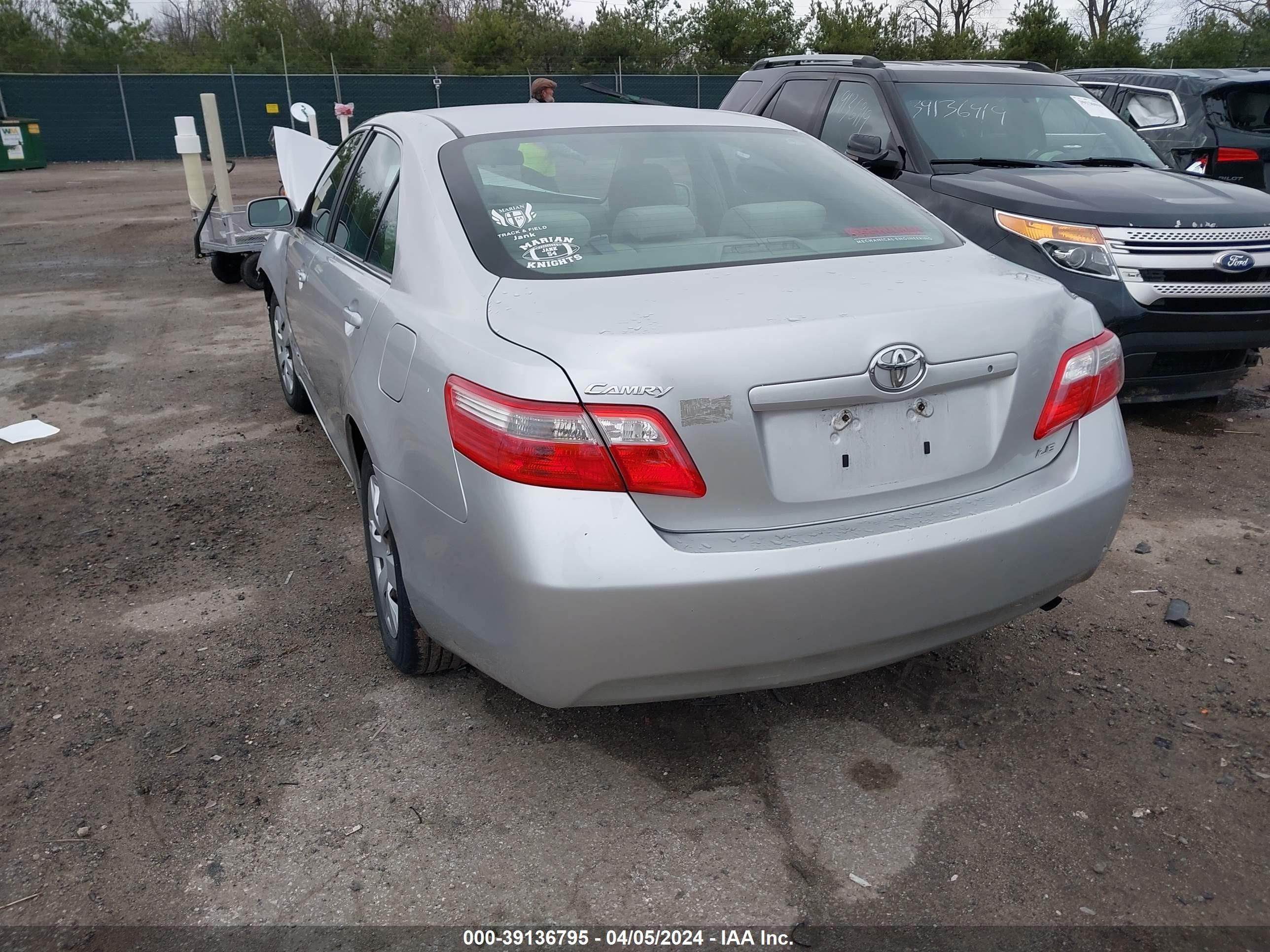 Photo 2 VIN: 4T4BE46K49R057383 - TOYOTA CAMRY 