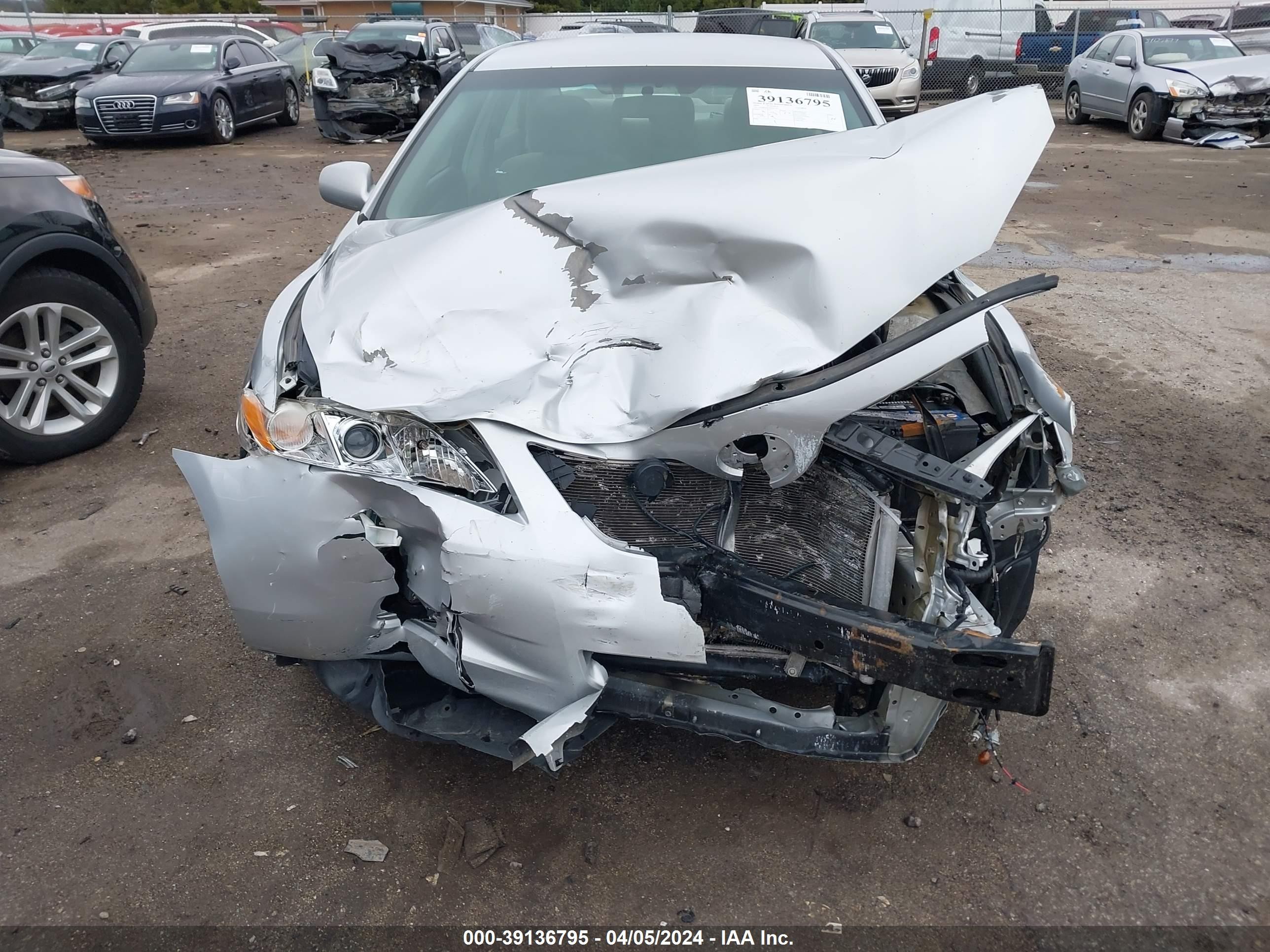 Photo 5 VIN: 4T4BE46K49R057383 - TOYOTA CAMRY 