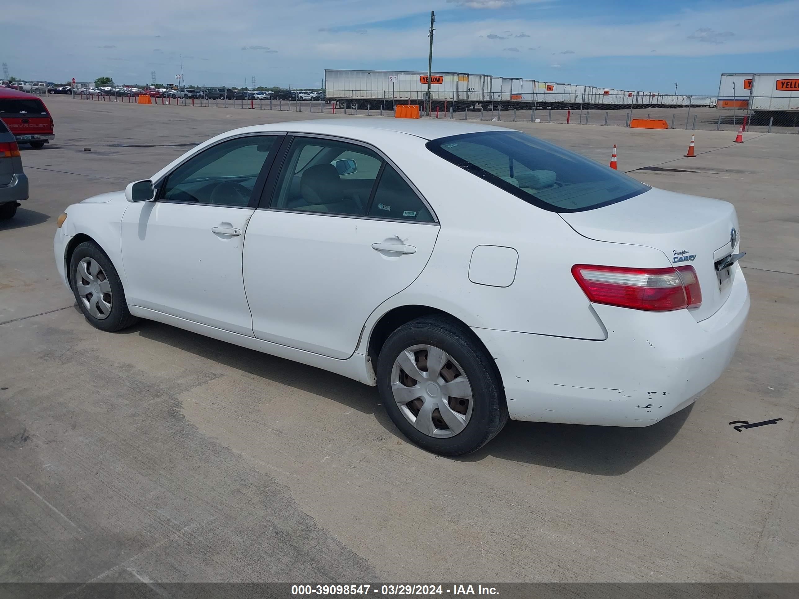 Photo 2 VIN: 4T4BE46K49R067721 - TOYOTA CAMRY 