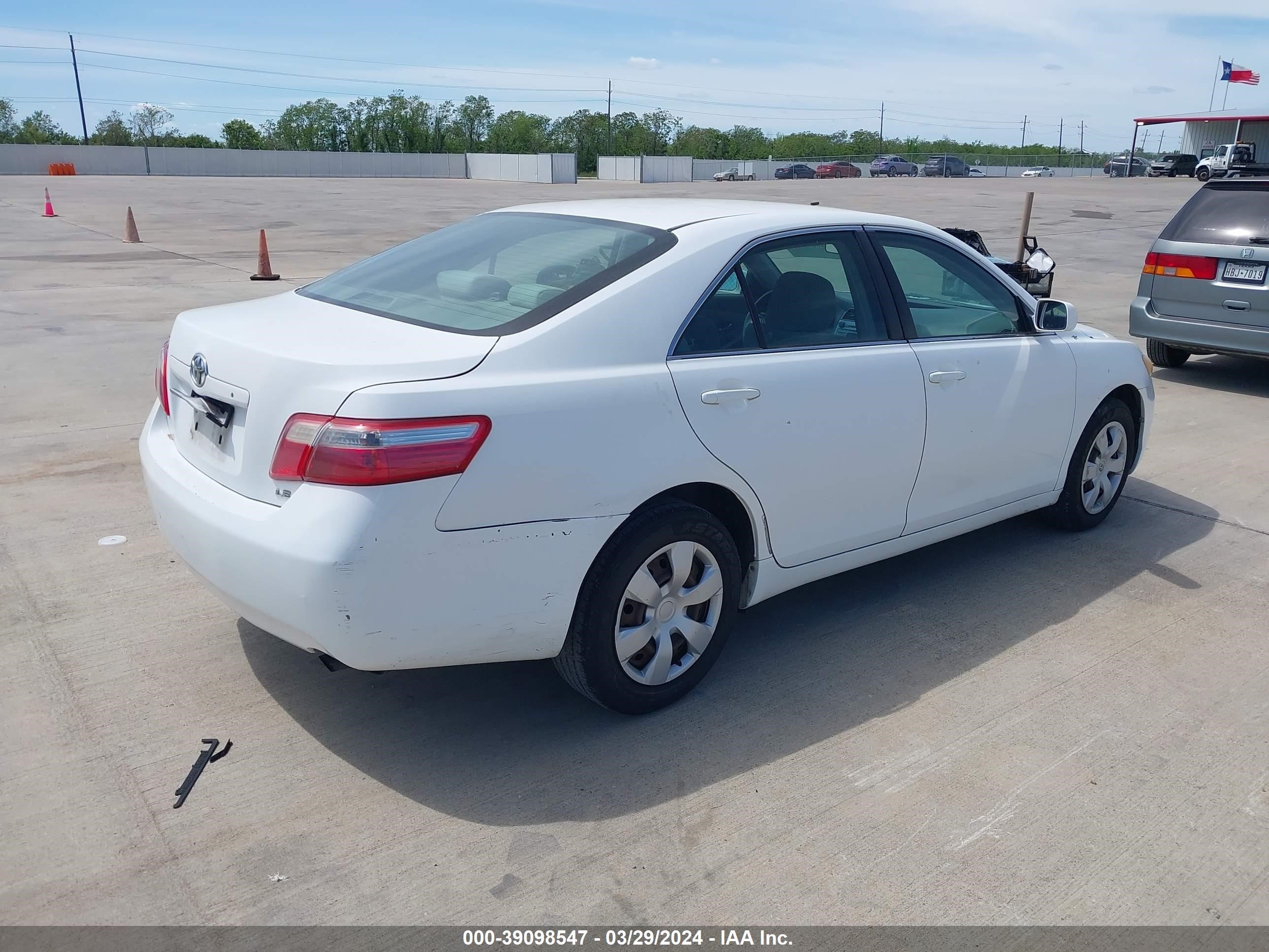 Photo 3 VIN: 4T4BE46K49R067721 - TOYOTA CAMRY 