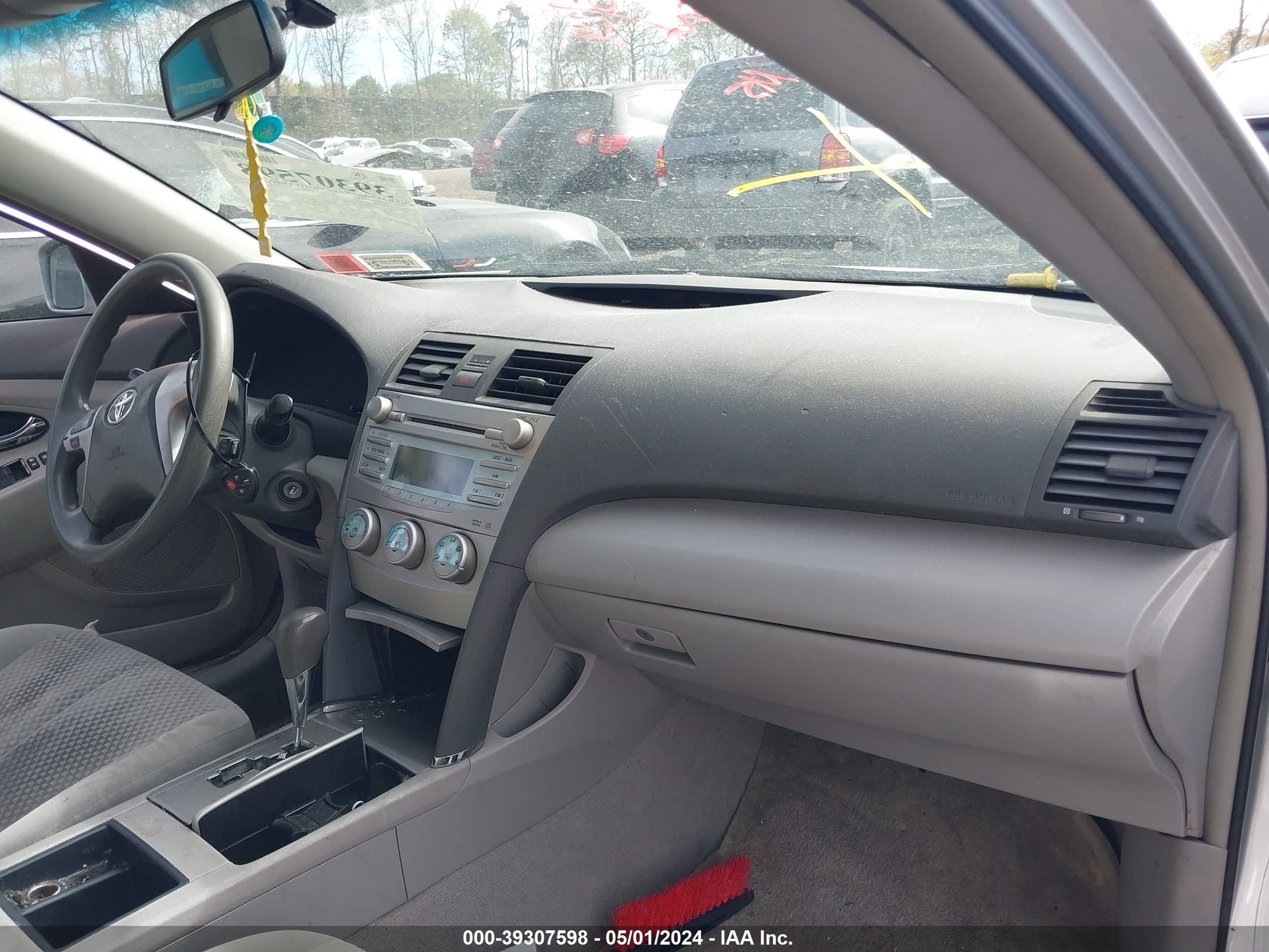 Photo 4 VIN: 4T4BE46K49R127982 - TOYOTA CAMRY 