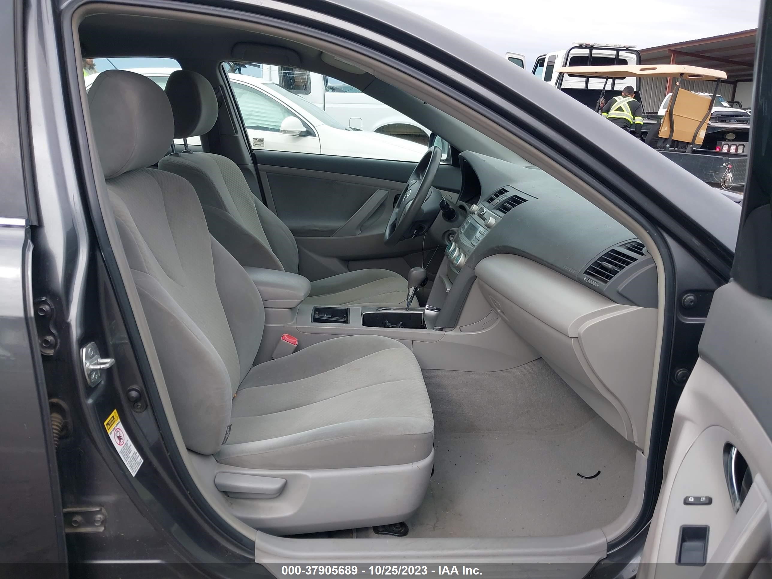 Photo 4 VIN: 4T4BE46K98R029741 - TOYOTA CAMRY 