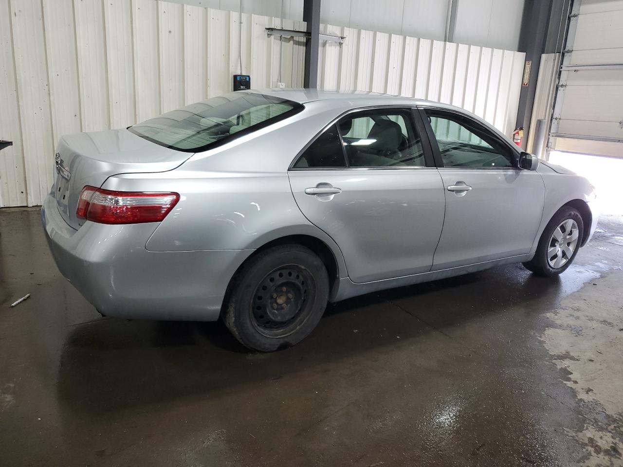 Photo 2 VIN: 4T4BE46KX7R002708 - TOYOTA CAMRY 