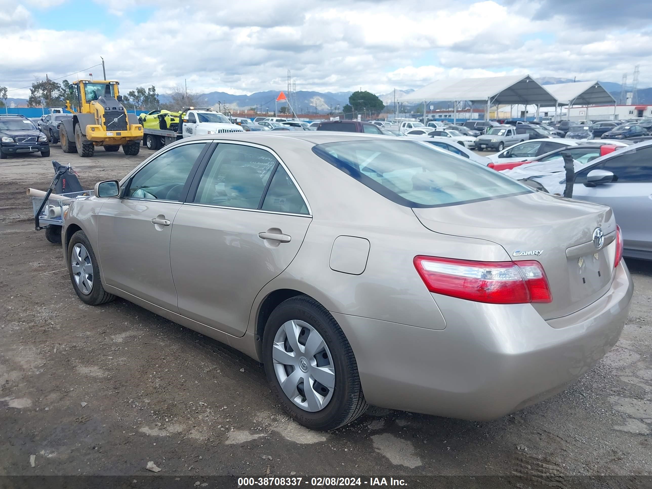 Photo 2 VIN: 4T4BE46KX9R051054 - TOYOTA CAMRY 