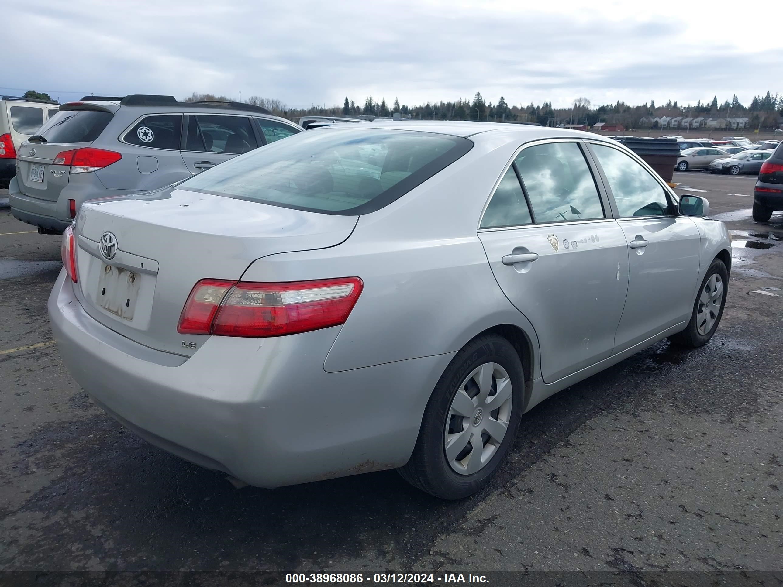 Photo 3 VIN: 4T4BE46KX9R110393 - TOYOTA CAMRY 