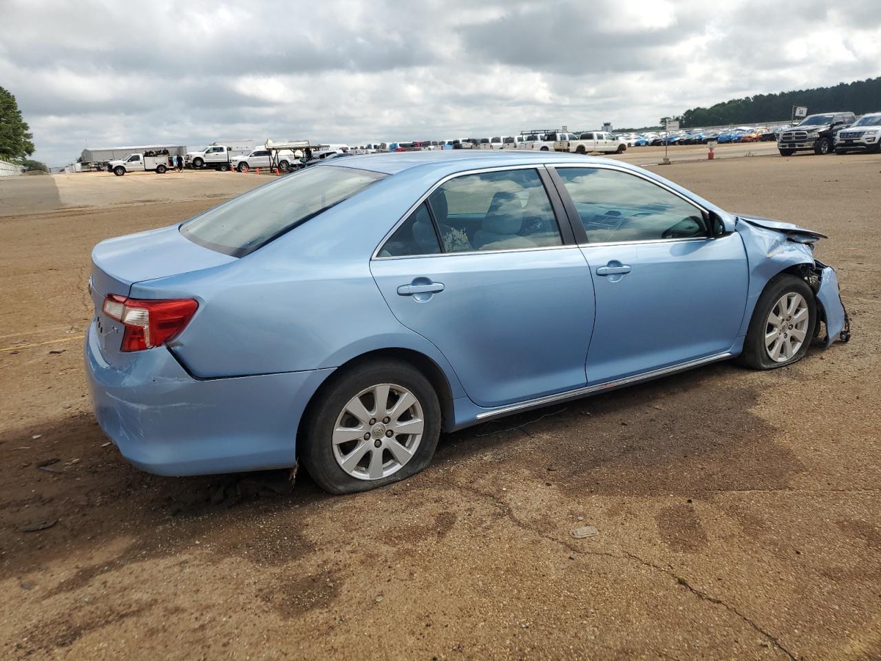 Photo 2 VIN: 4T4BF1FK0CR176387 - TOYOTA CAMRY 