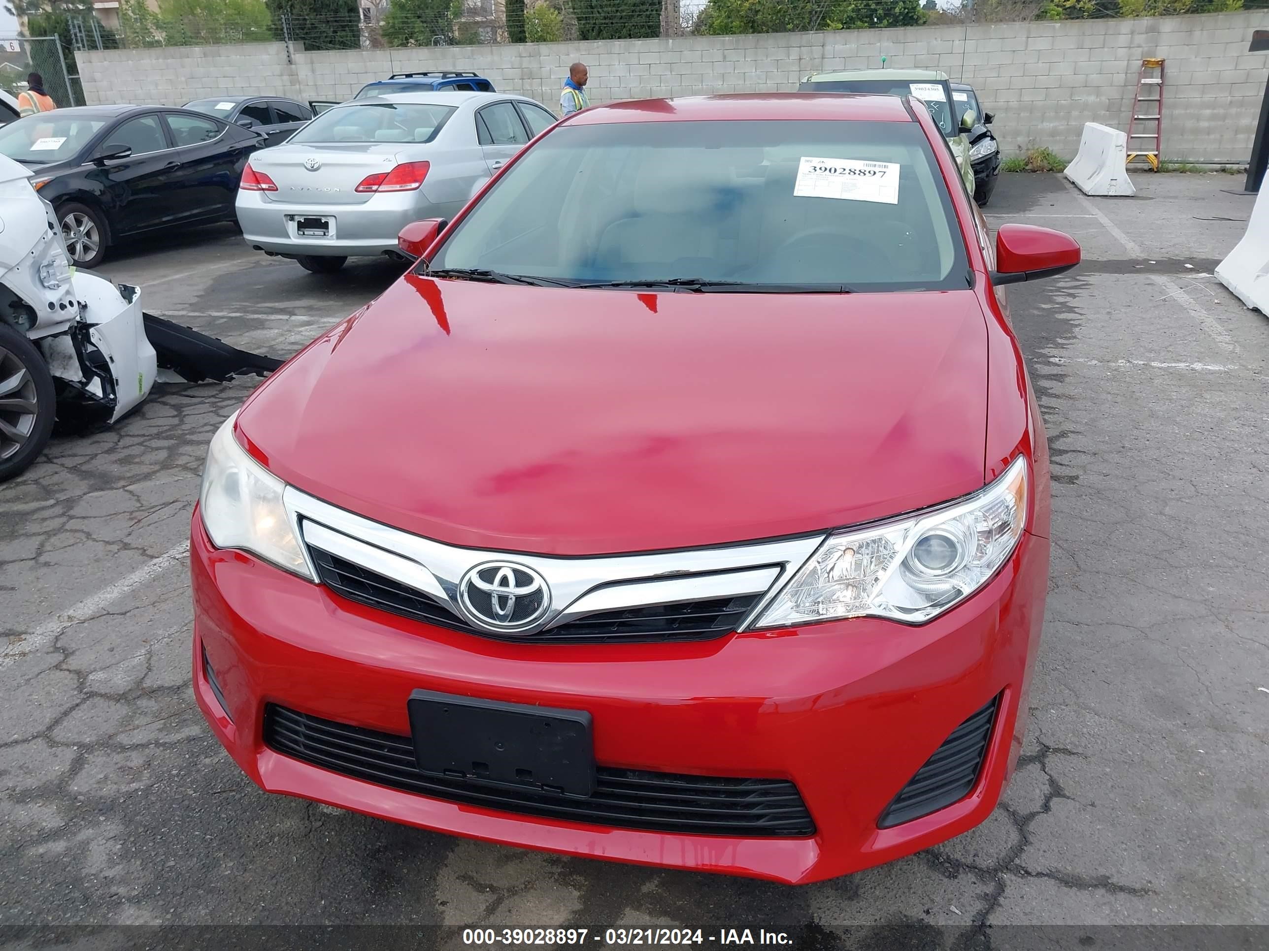 Photo 11 VIN: 4T4BF1FK0CR206388 - TOYOTA CAMRY 