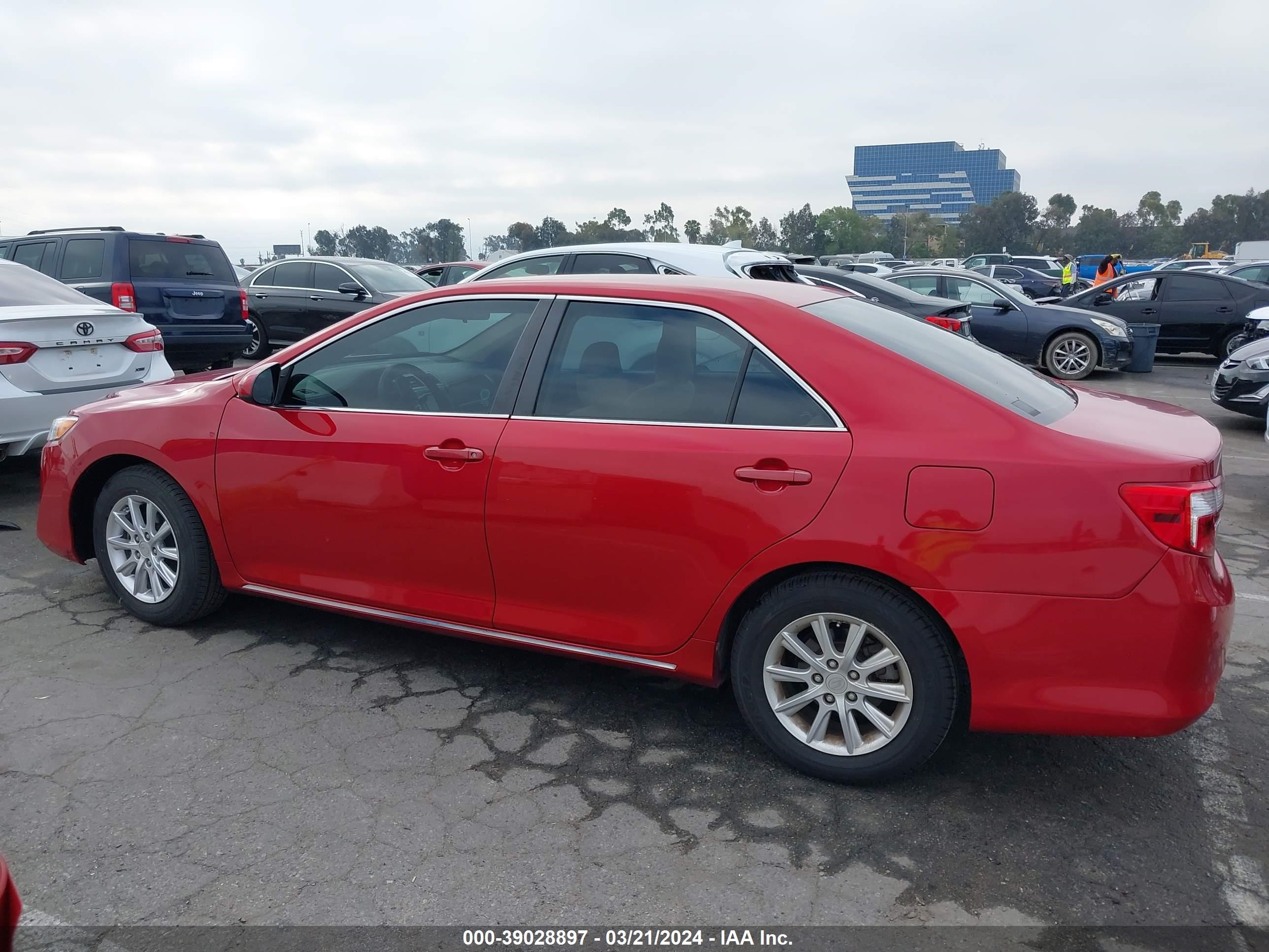 Photo 13 VIN: 4T4BF1FK0CR206388 - TOYOTA CAMRY 